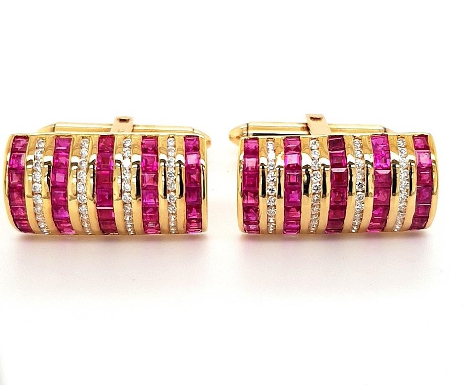 18kt Yellow Gold Cufflinks With Rubies And Diamonds

Very elegant andartisanal made cufflinks set in row with diamonds and rubies.

Extremely elegant for every occasion . 

Diamonds: 88 diamonds : 1,06 ct

Rubies: 70 rubies : 3,7 ct

Material: 18 kt