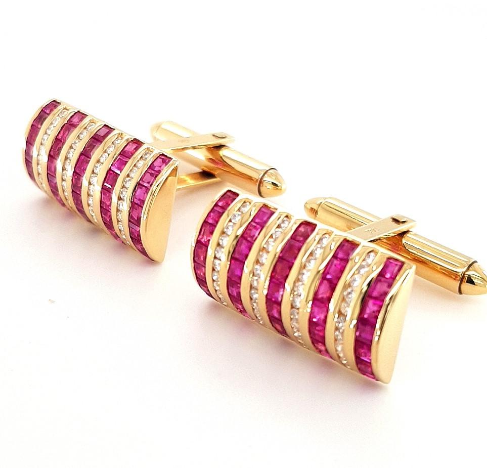 18kt Yellow Gold Cufflinks with Rubies and Diamonds For Sale 1