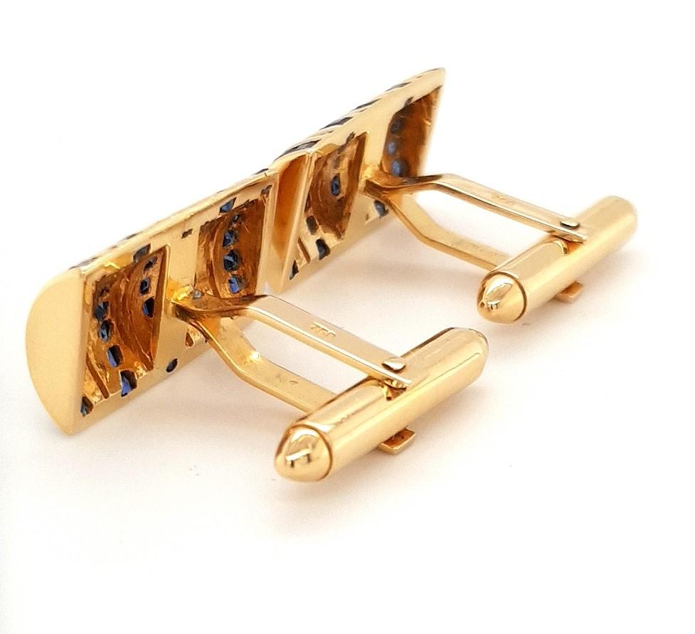 18kt Yellow Gold Cufflinks with Sapphires and Diamonds Stunning For Sale 2