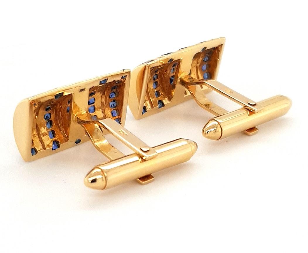 18kt Yellow Gold Cufflinks with Sapphires and Diamonds Stunning For Sale 3