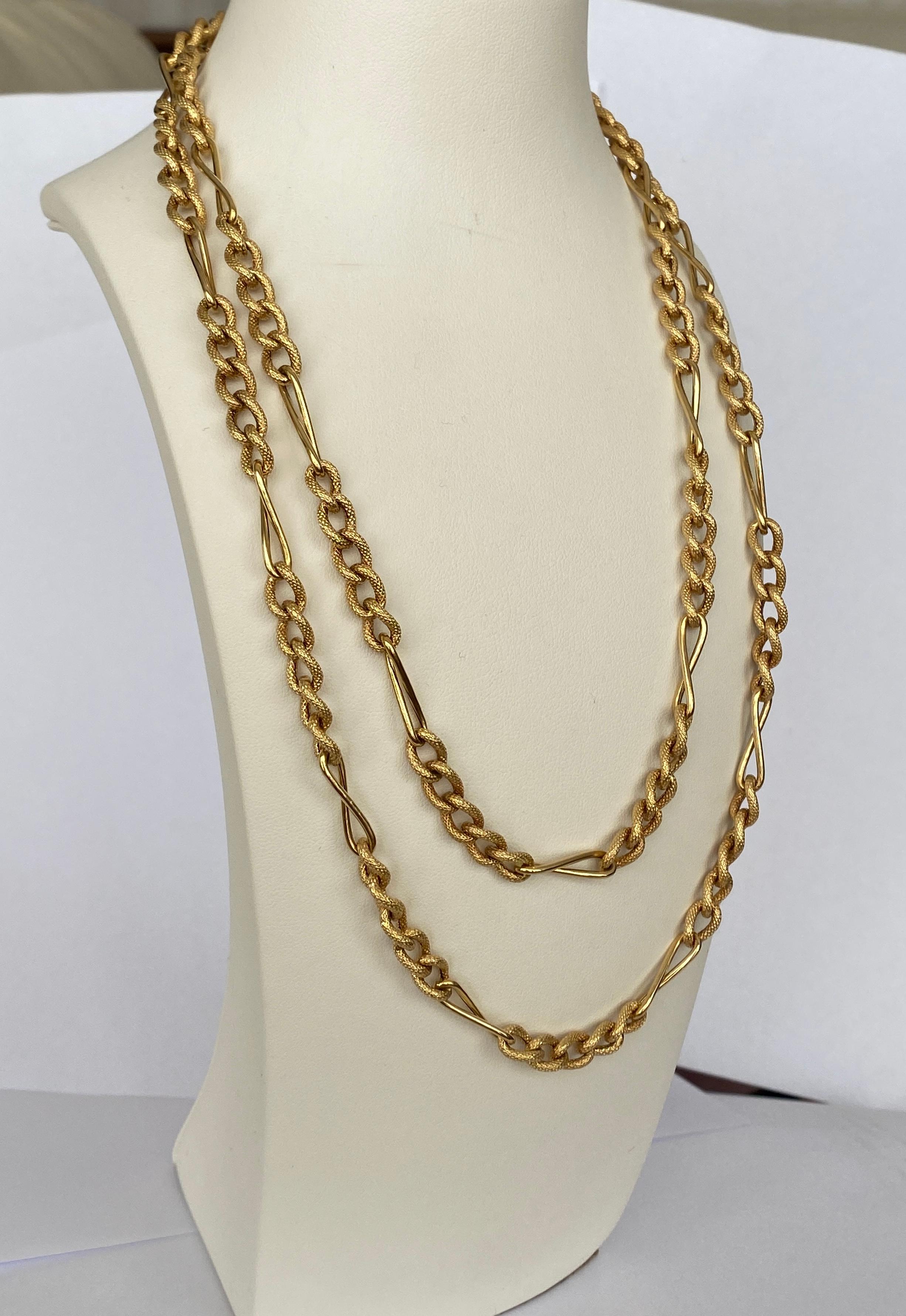 Modernist 18 KT yellow gold design necklace For Sale