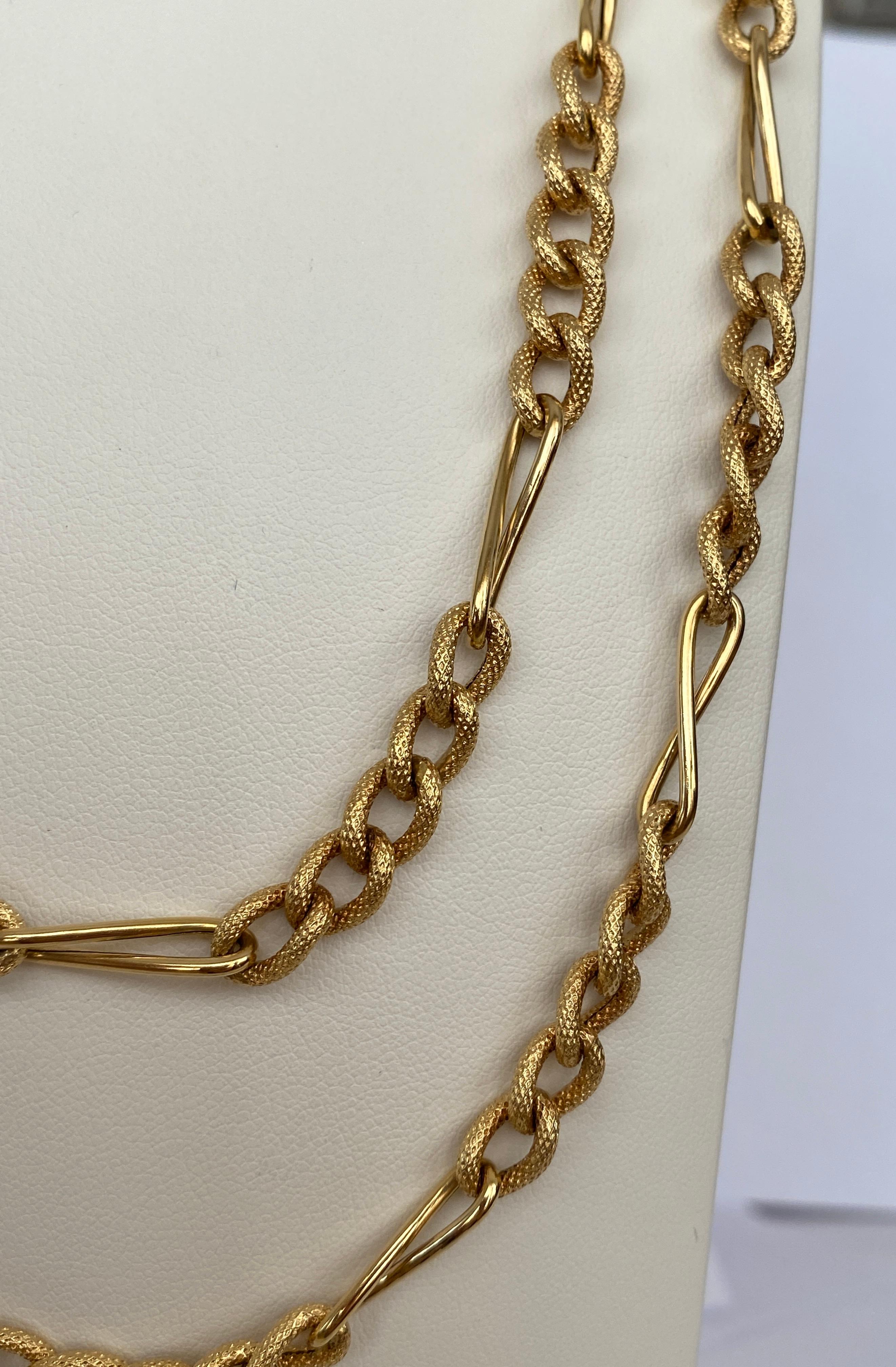 18 KT yellow gold design necklace For Sale 2
