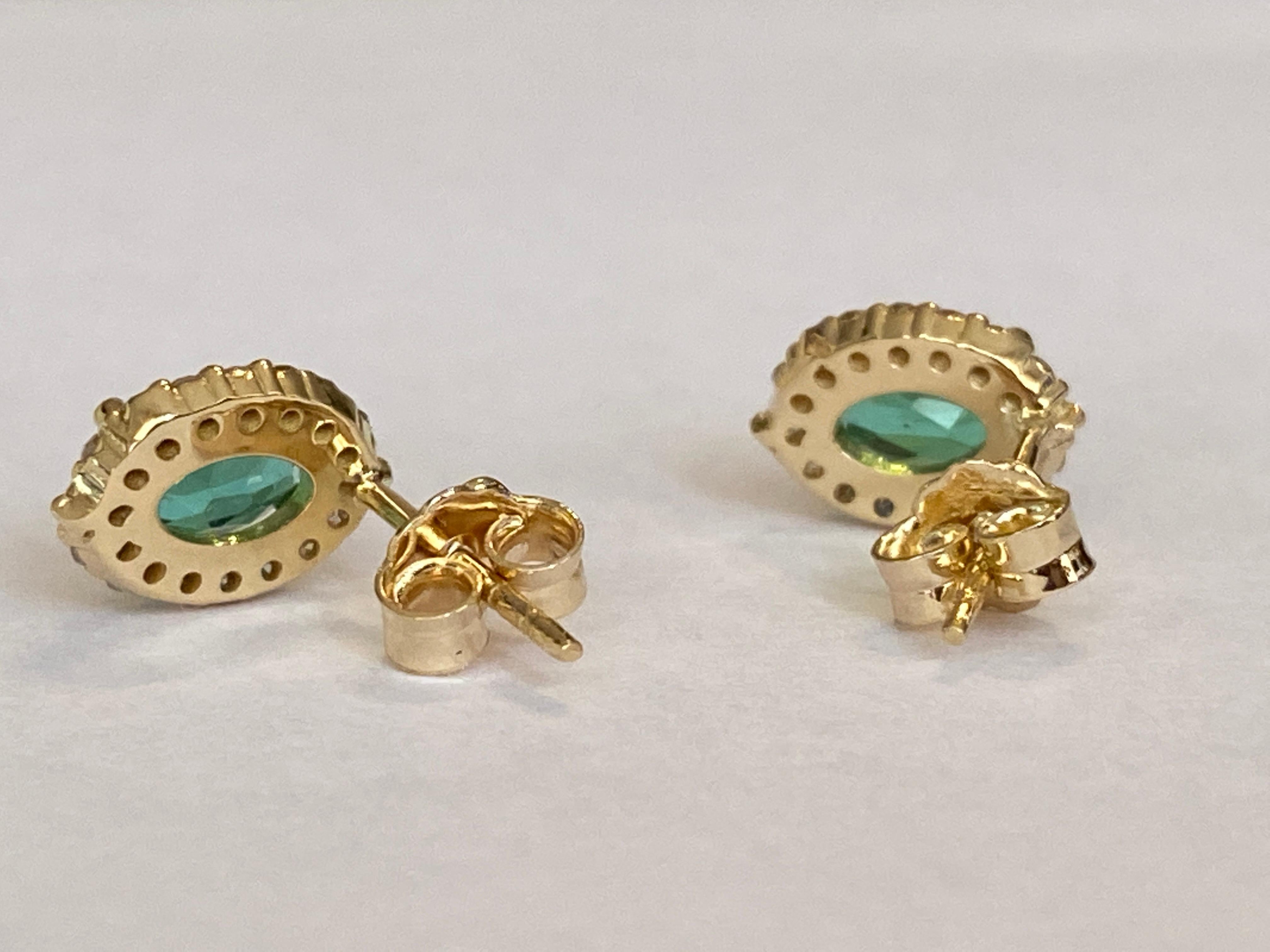 18 kt yellow gold Diamond earrings studs with Green Tourmaline For Sale 4