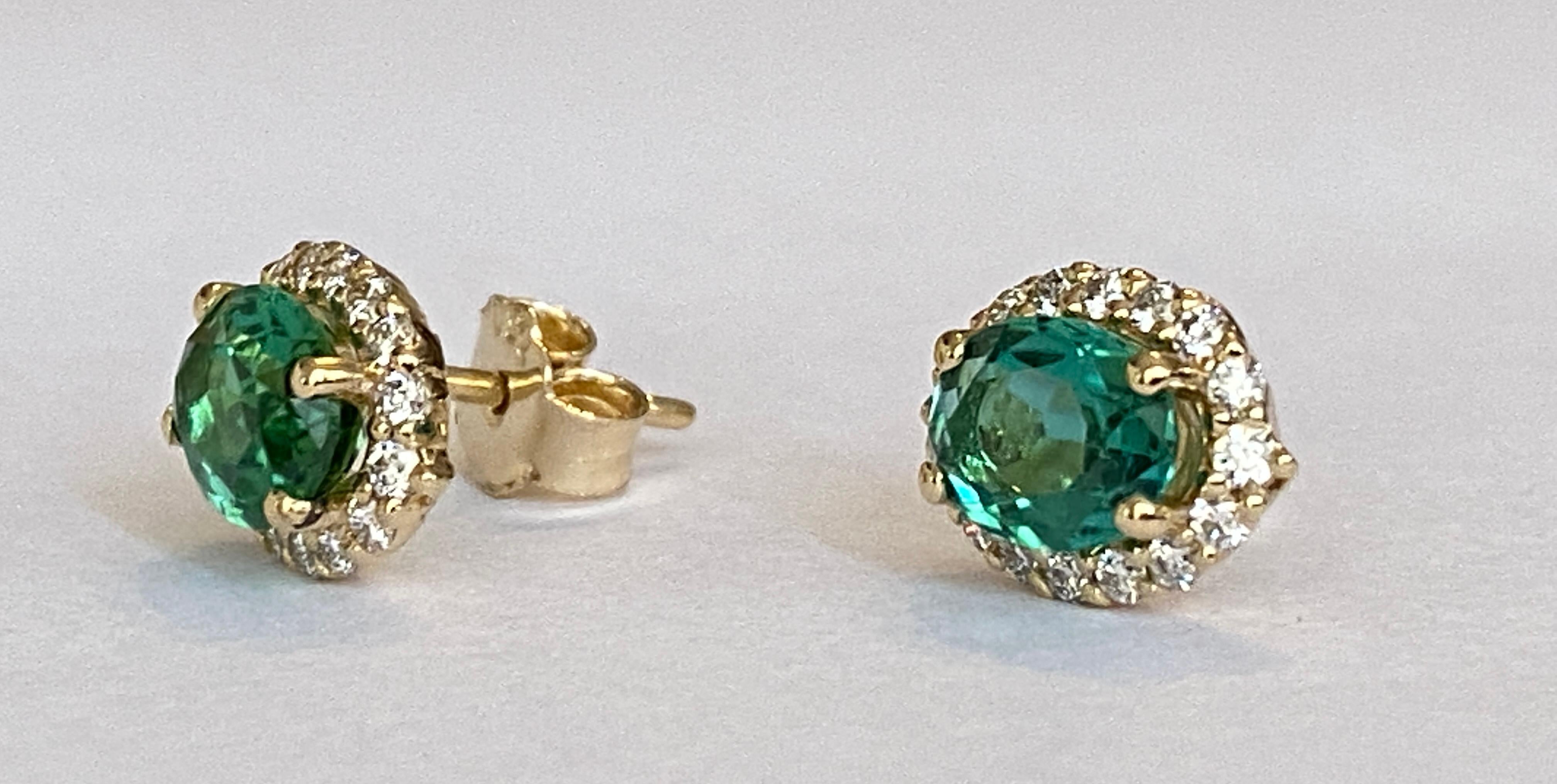 Women's 18 kt yellow gold Diamond earrings studs with Green Tourmaline For Sale