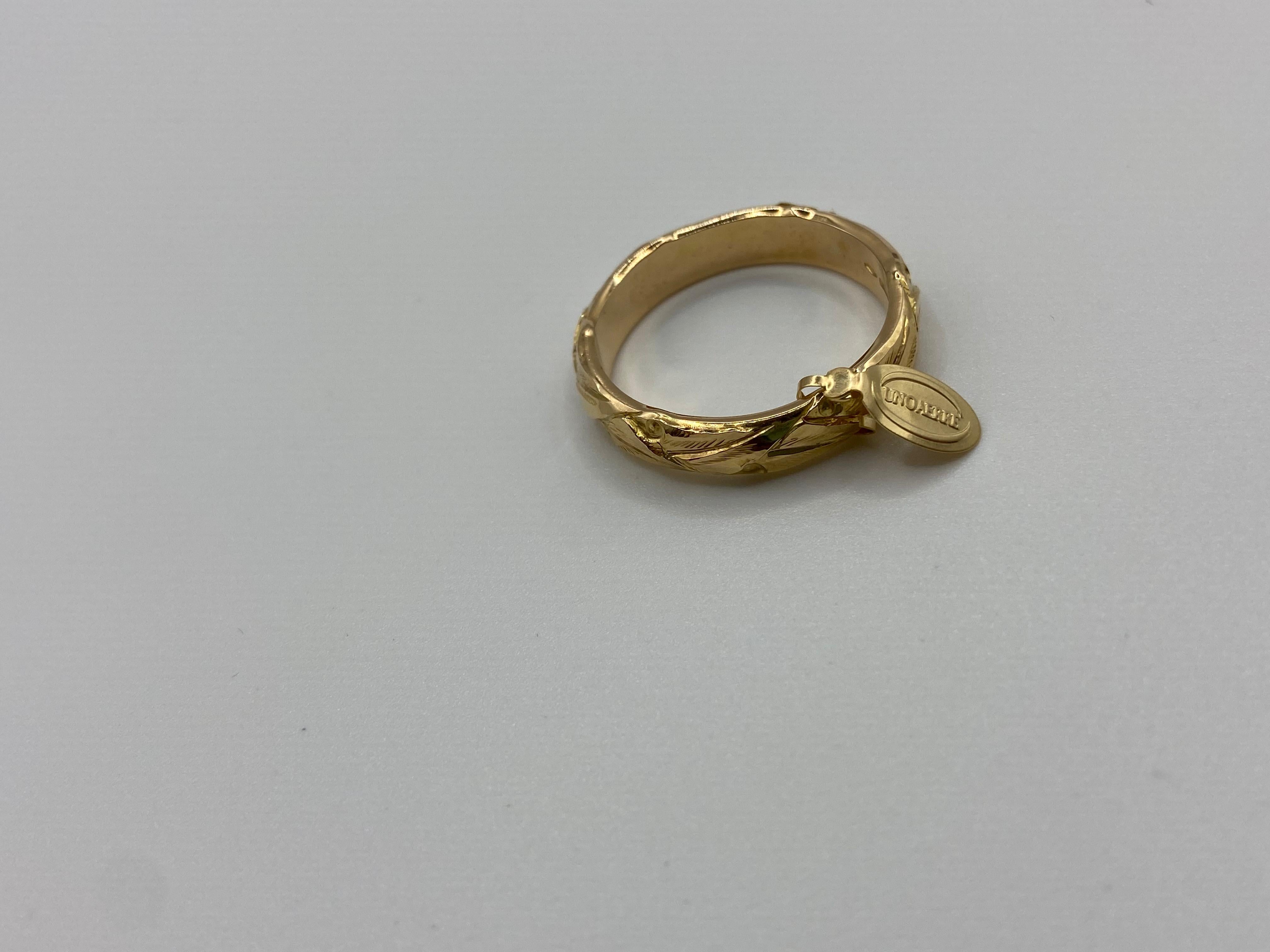 Women's or Men's 18 Kt Yellow Gold Graduation Ring, Hand Engraved, Traditional Ring, Any Size For Sale