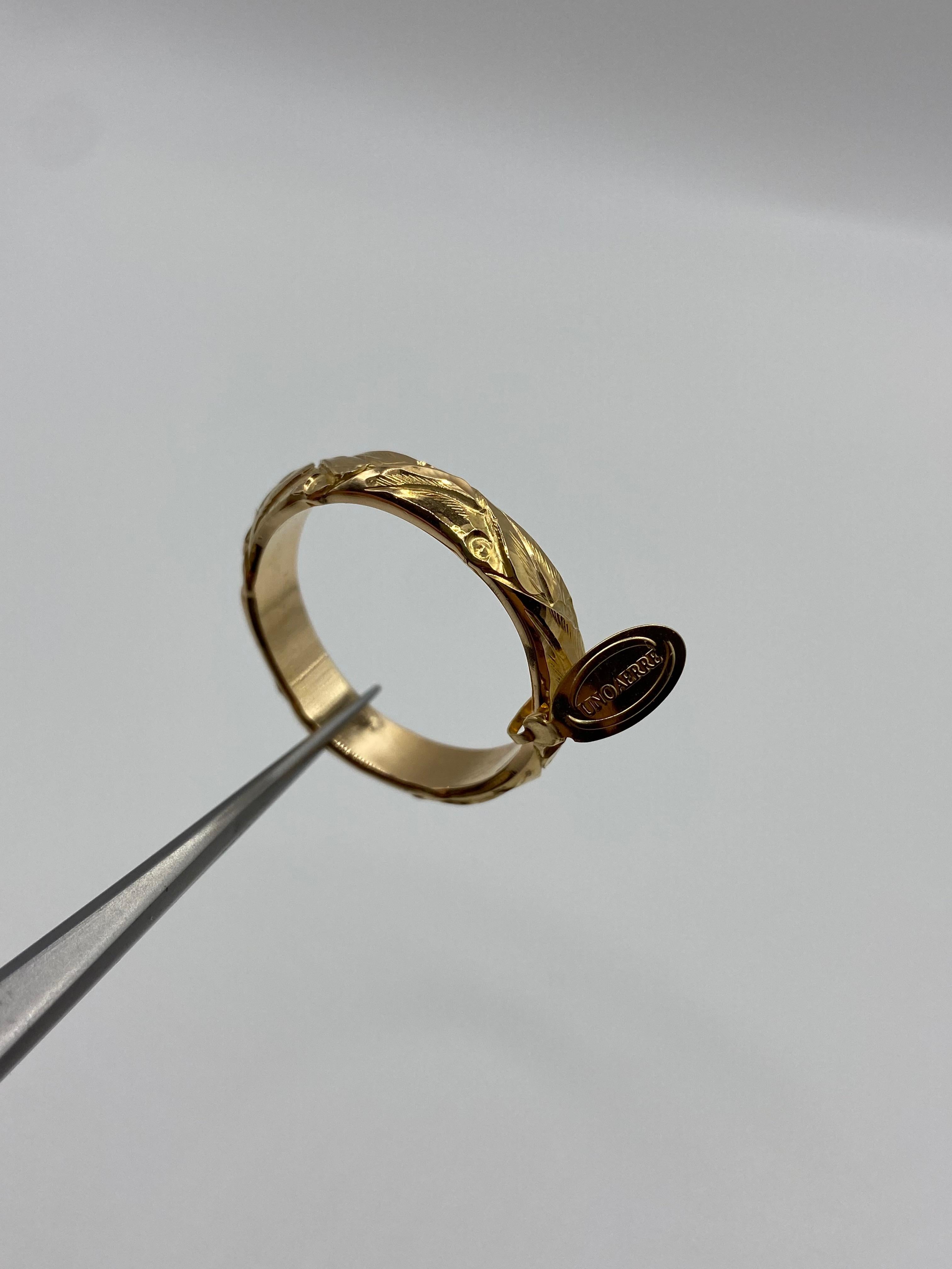 18 Kt Yellow Gold Graduation Ring, Hand Engraved, Traditional Ring, Any Size For Sale 1