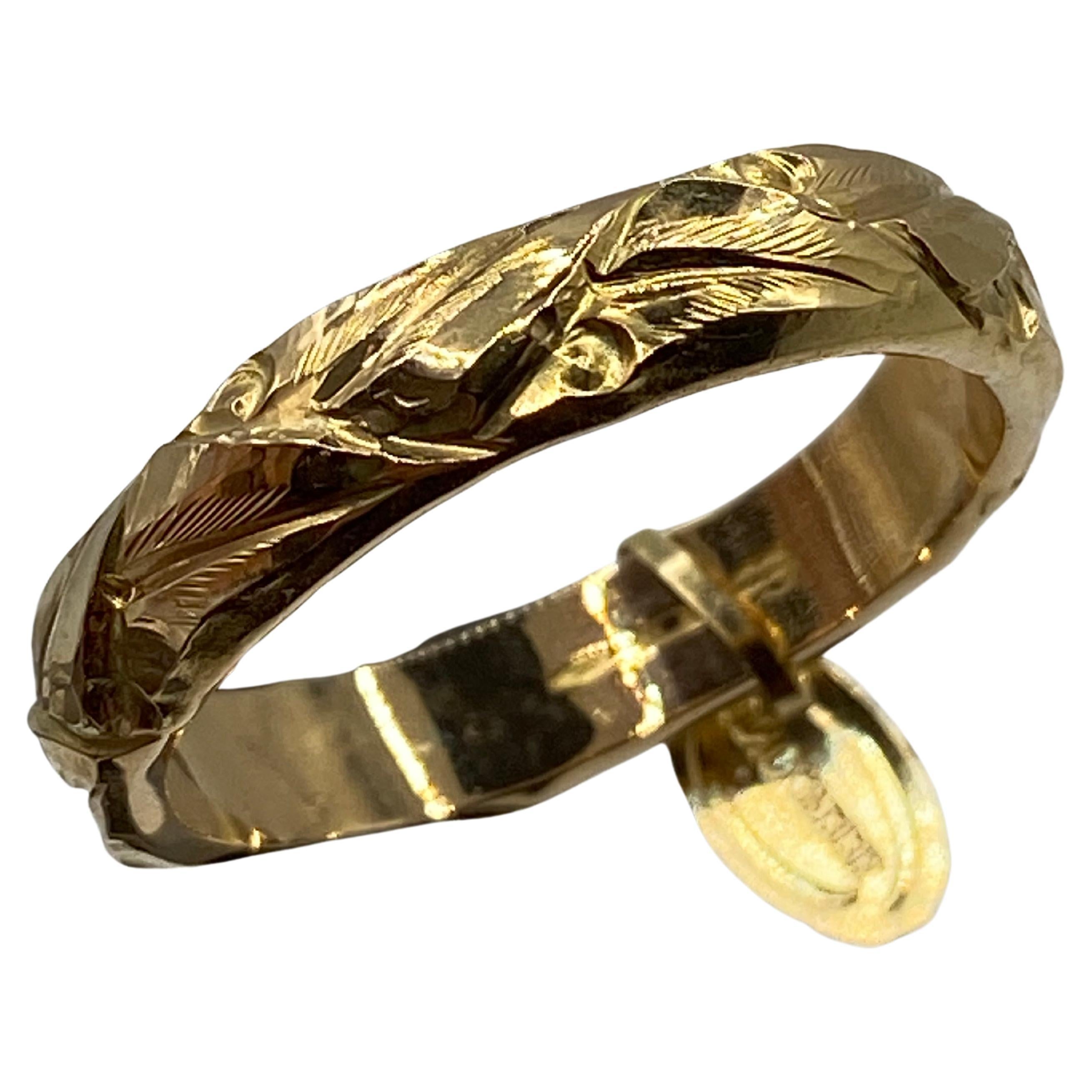18 Kt Yellow Gold Graduation Ring, Hand Engraved, Traditional Ring, Any Size For Sale