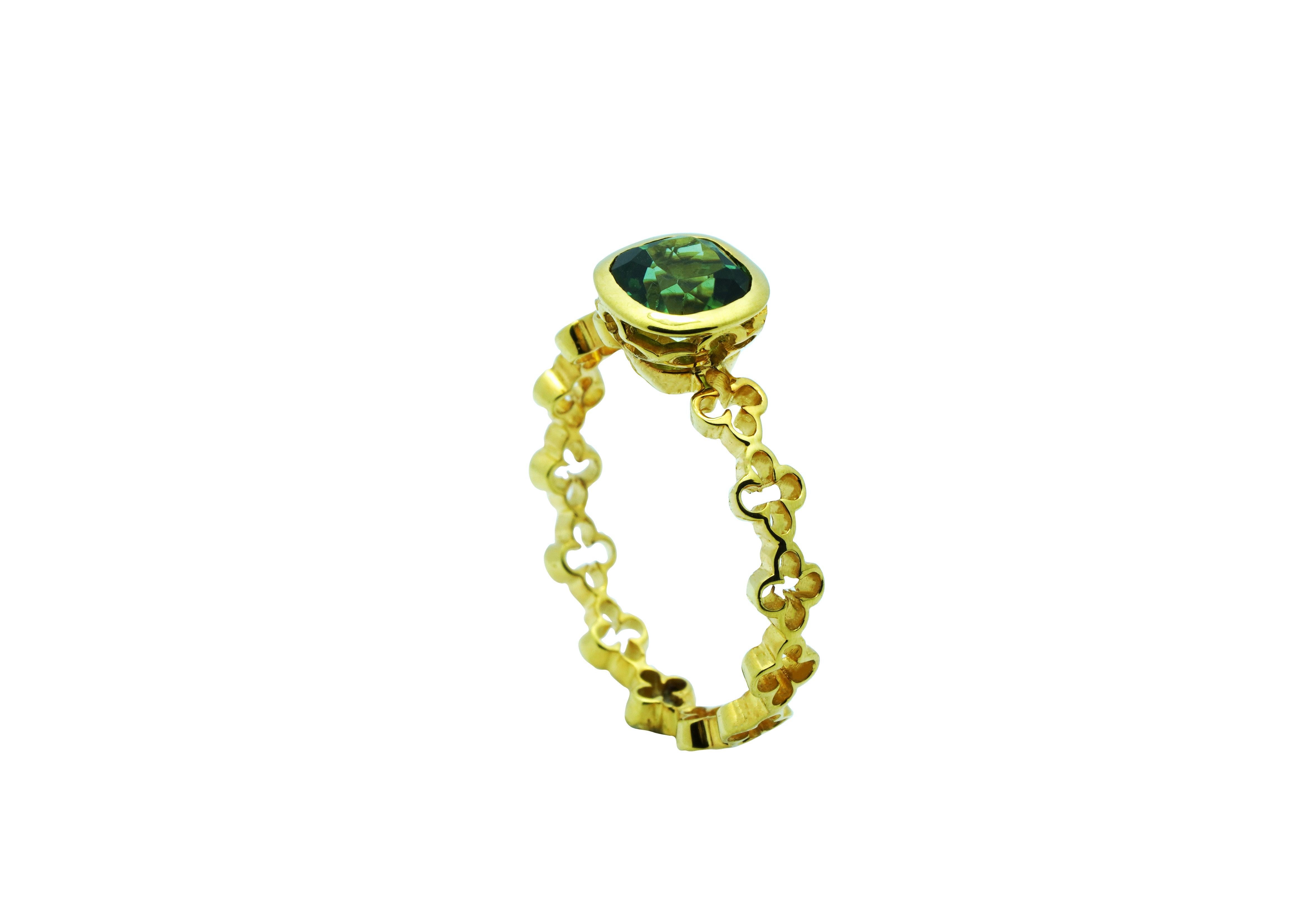18 Kt Yellow Gold Green Tourmaline Ring In New Condition For Sale In София, BG