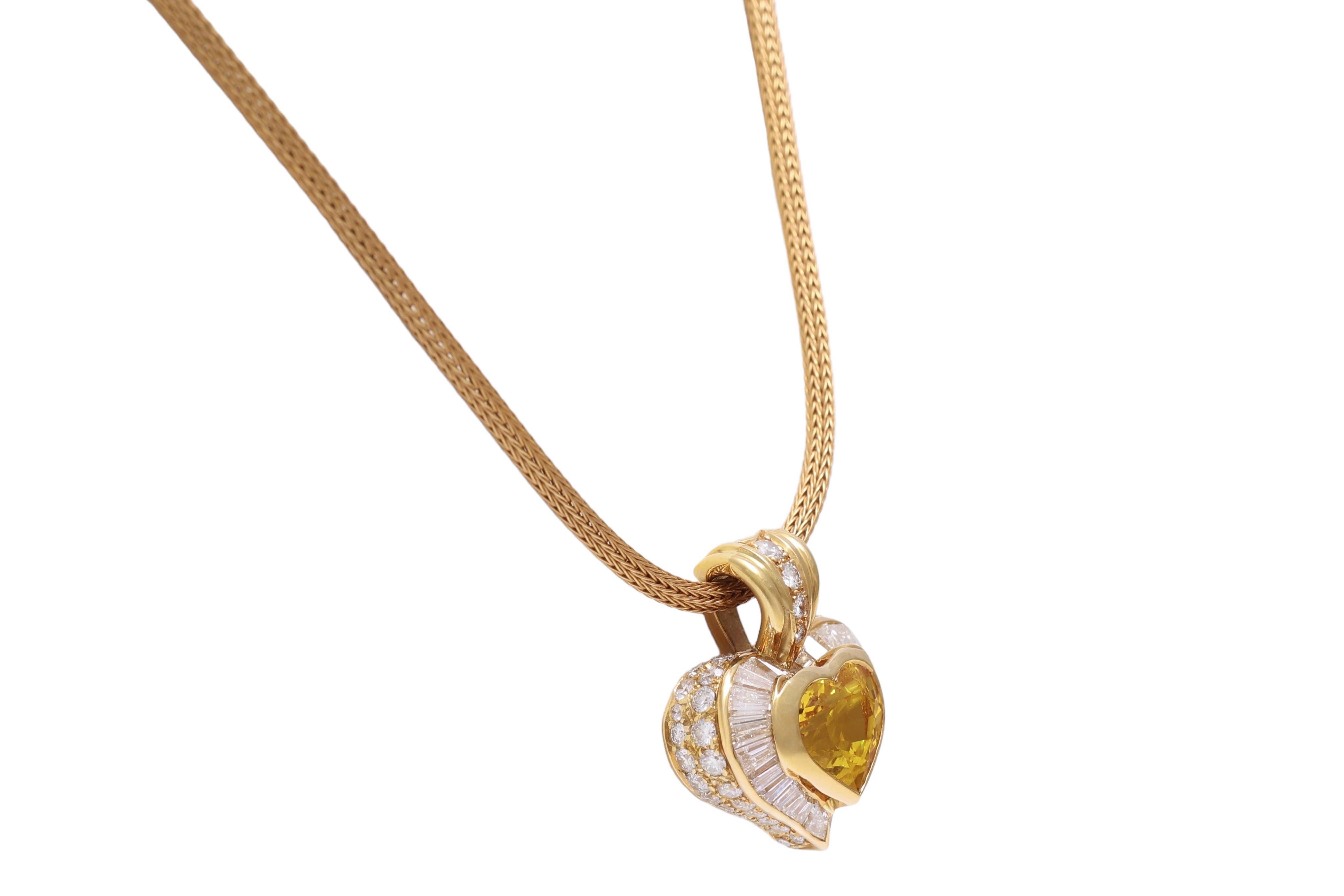 18 kt. Pendentif en or jaune en forme de coeur avec  8 ct. Saphir jaune et diamants Neuf - En vente à Antwerp, BE