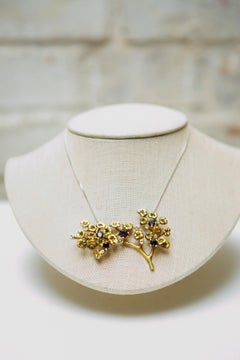 18 Karat Yellow Gold Contemporary Pendant Necklace with Spinels and Diamonds
