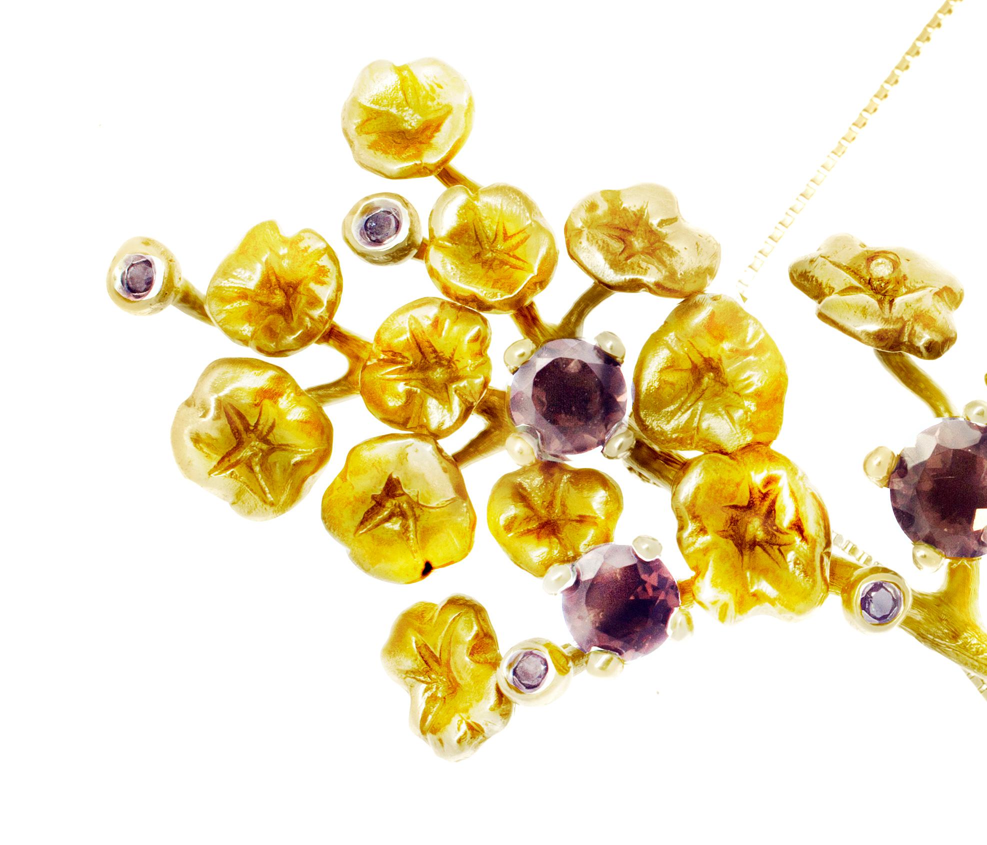 Collier pendentif contemporain en or jaune 18 carats avec spinelles et diamants Unisexe en vente