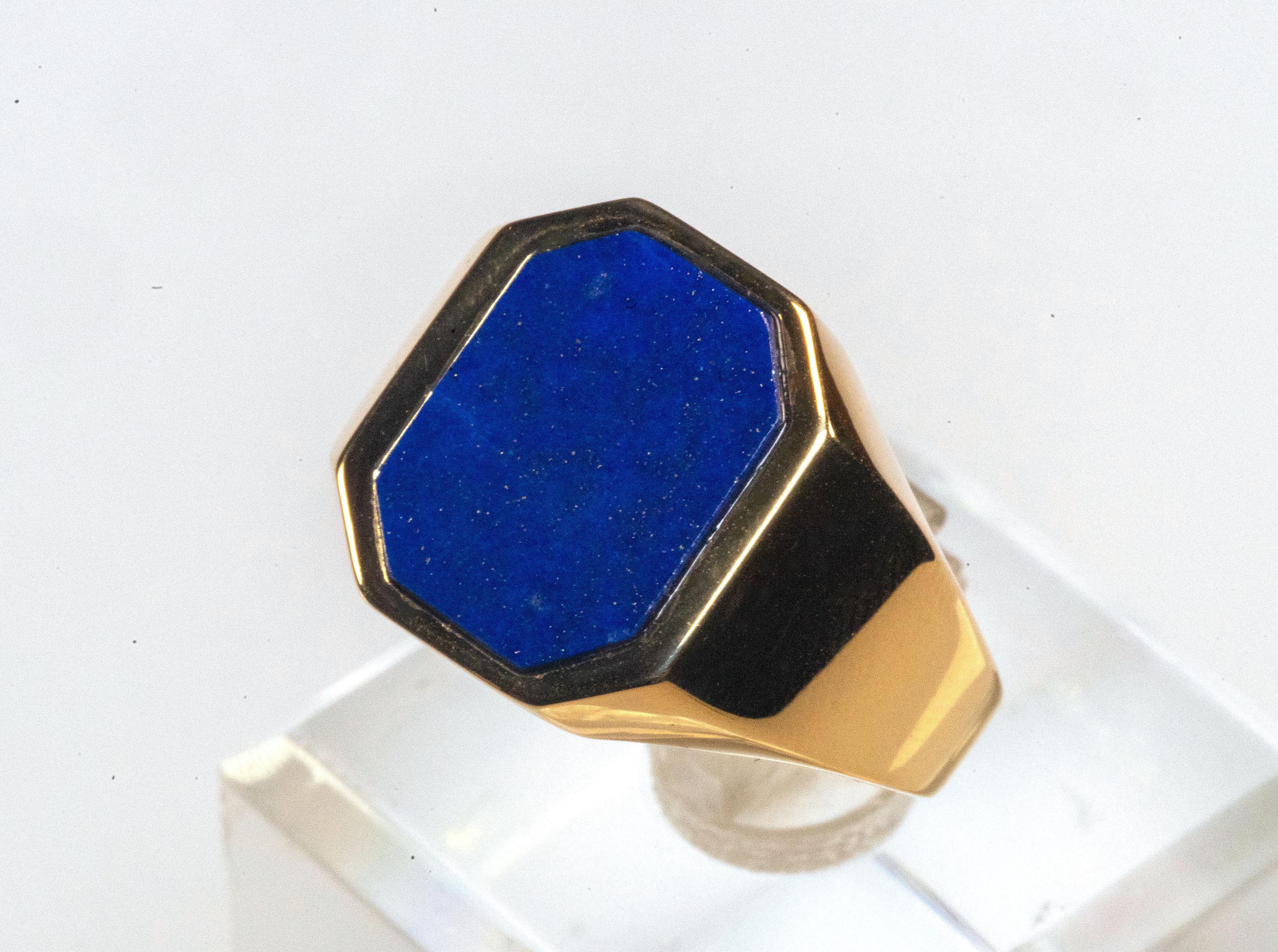 Octagon Cut 18 Karat Yellow Gold Lapis Lazuli Ring For Sale