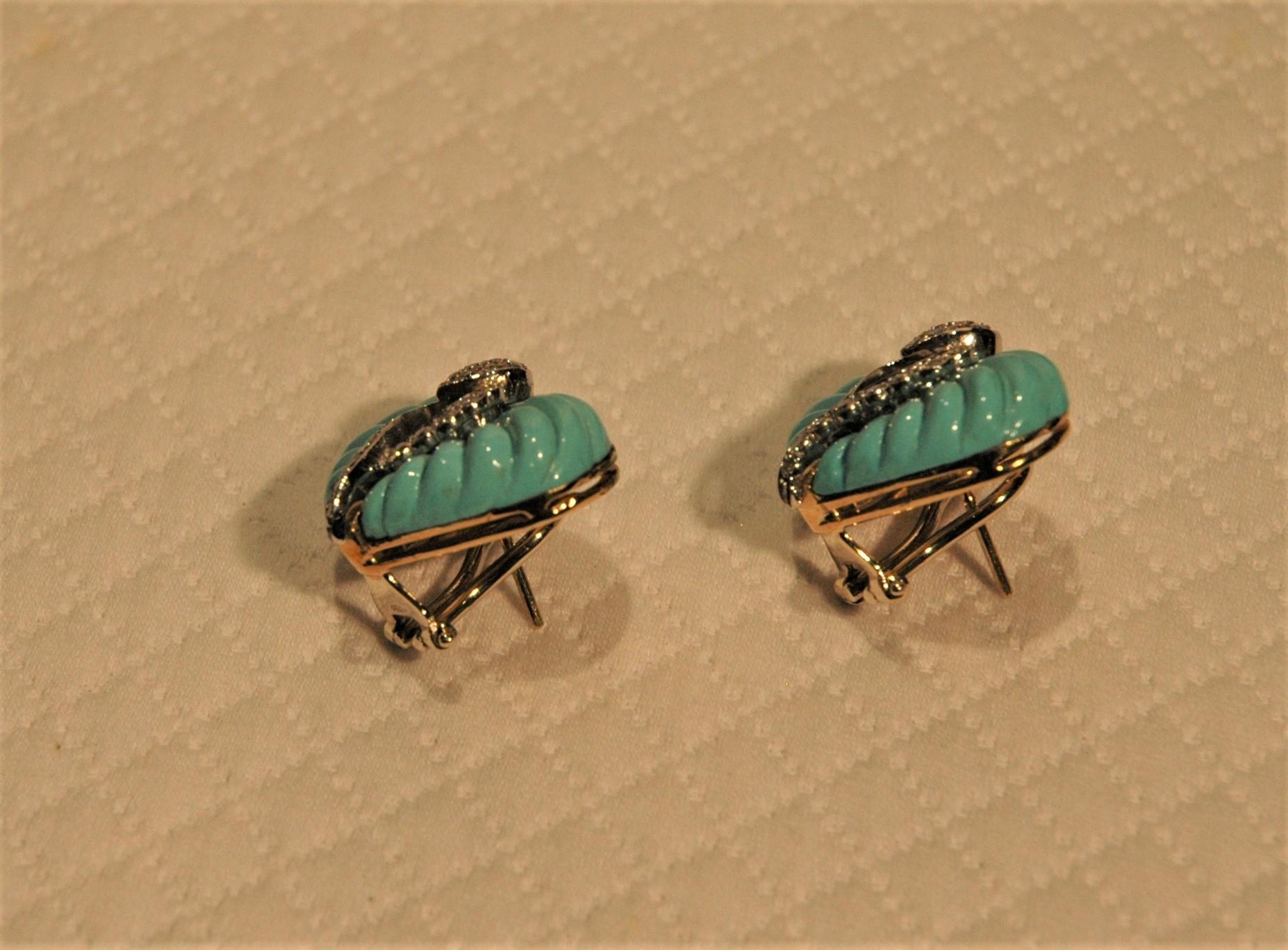18 kt yellow gold lobe earrings, natural turquoise, diamonds 0.48 carats In New Condition For Sale In BARI, IT