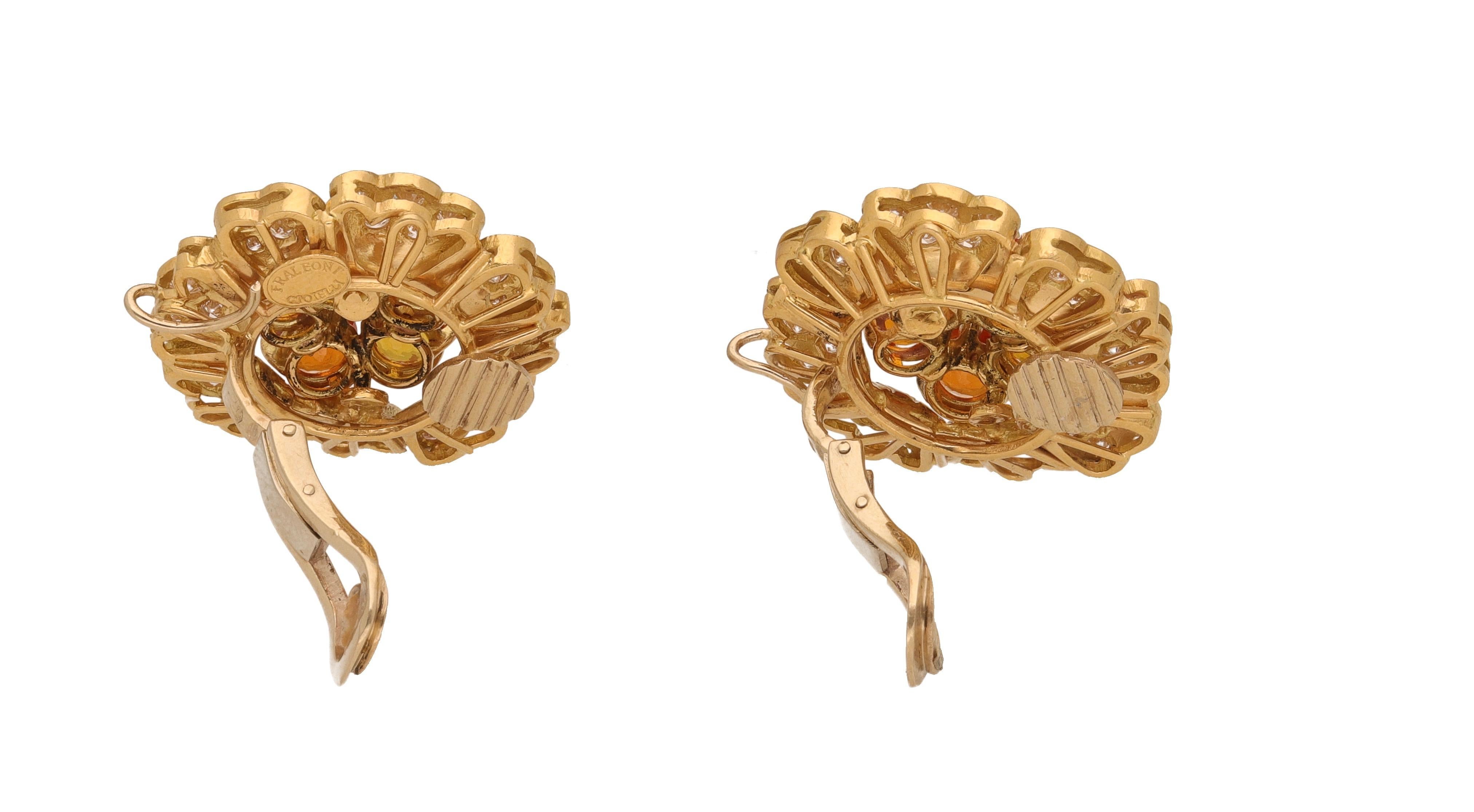 18 Karat Yellow Gold Multicolored Sapphire Diamonds Flower Earrings In New Condition For Sale In Rome, IT