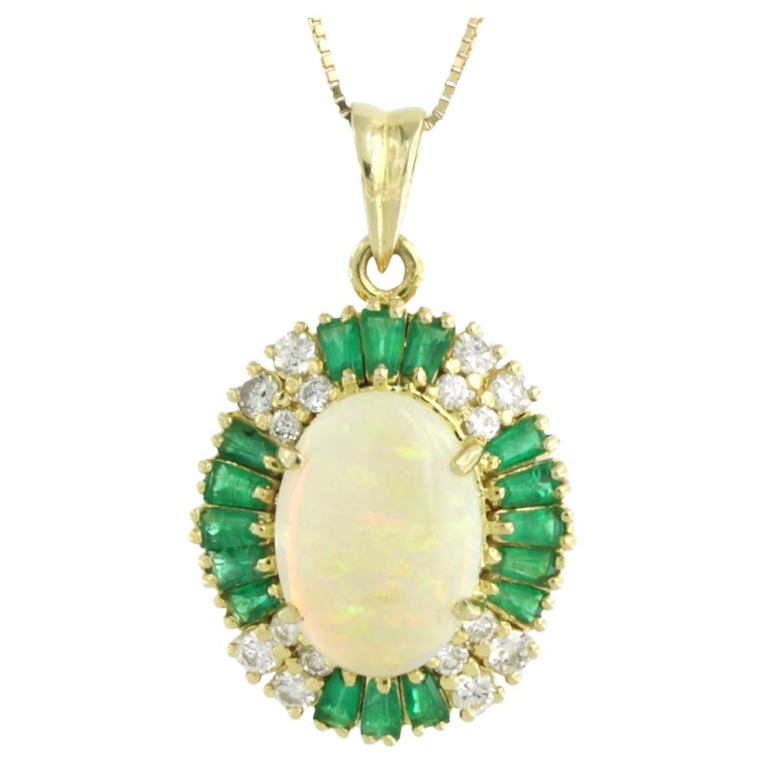 18 kt yellow gold necklace and pendant with opal, emerald and diamond