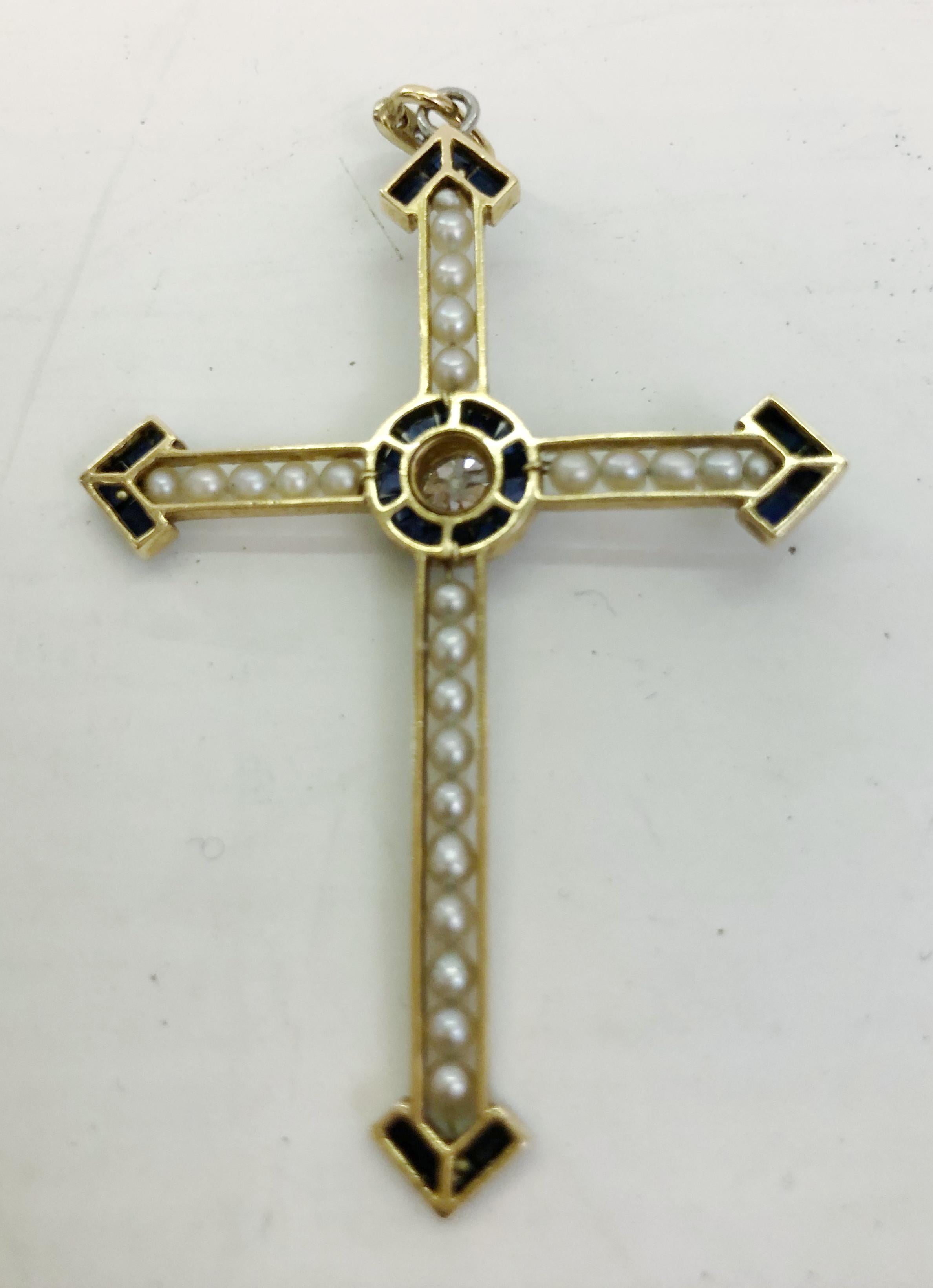 18 Kt Yellow Gold Pearl and Diamond Cross Pendant In Good Condition For Sale In Palm Springs, CA