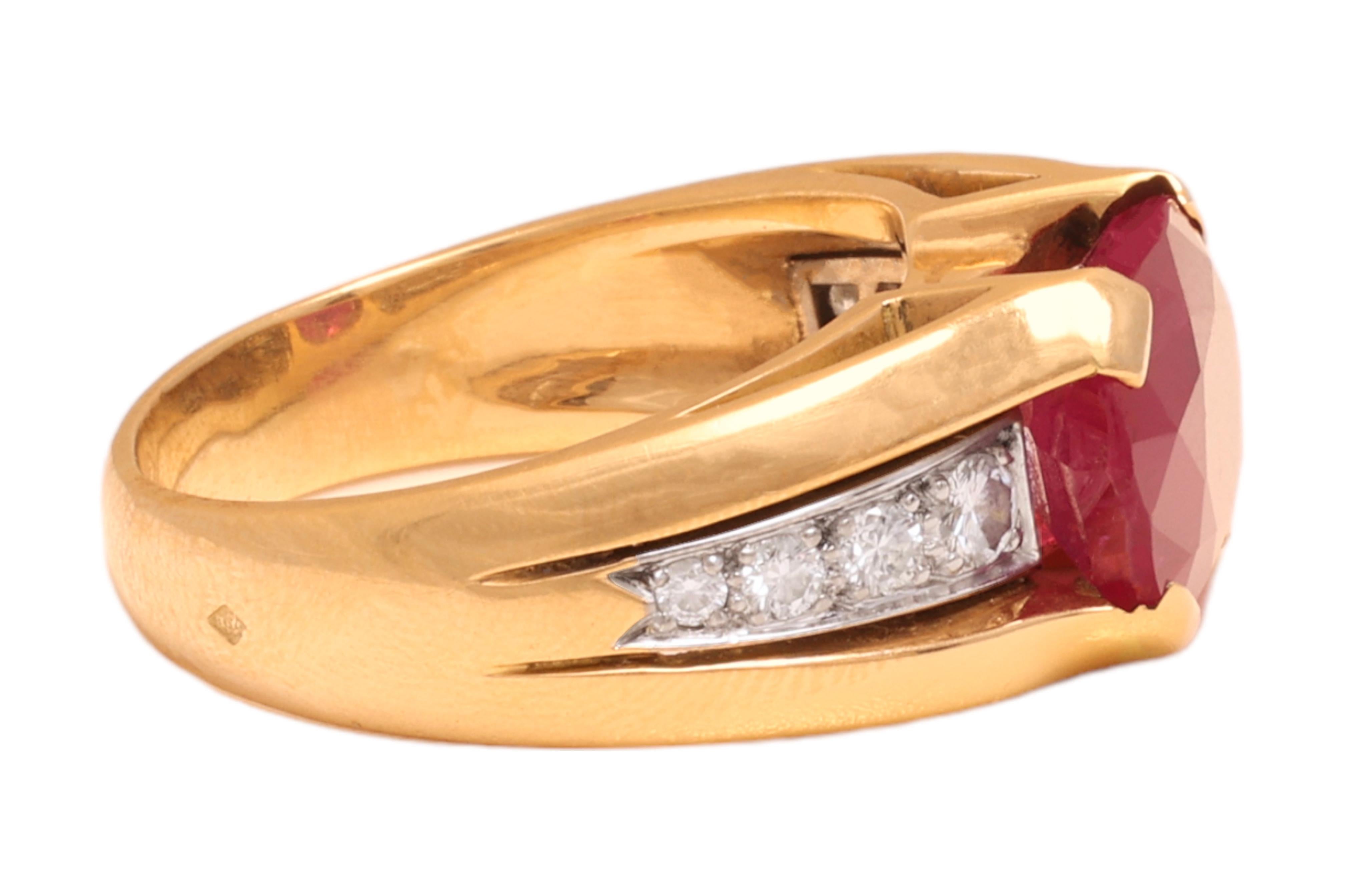 Artisan 18 kt. Yellow Gold Ring  7.81 ct. Burmese No Heat Ruby Gübelin &GRS Certified For Sale