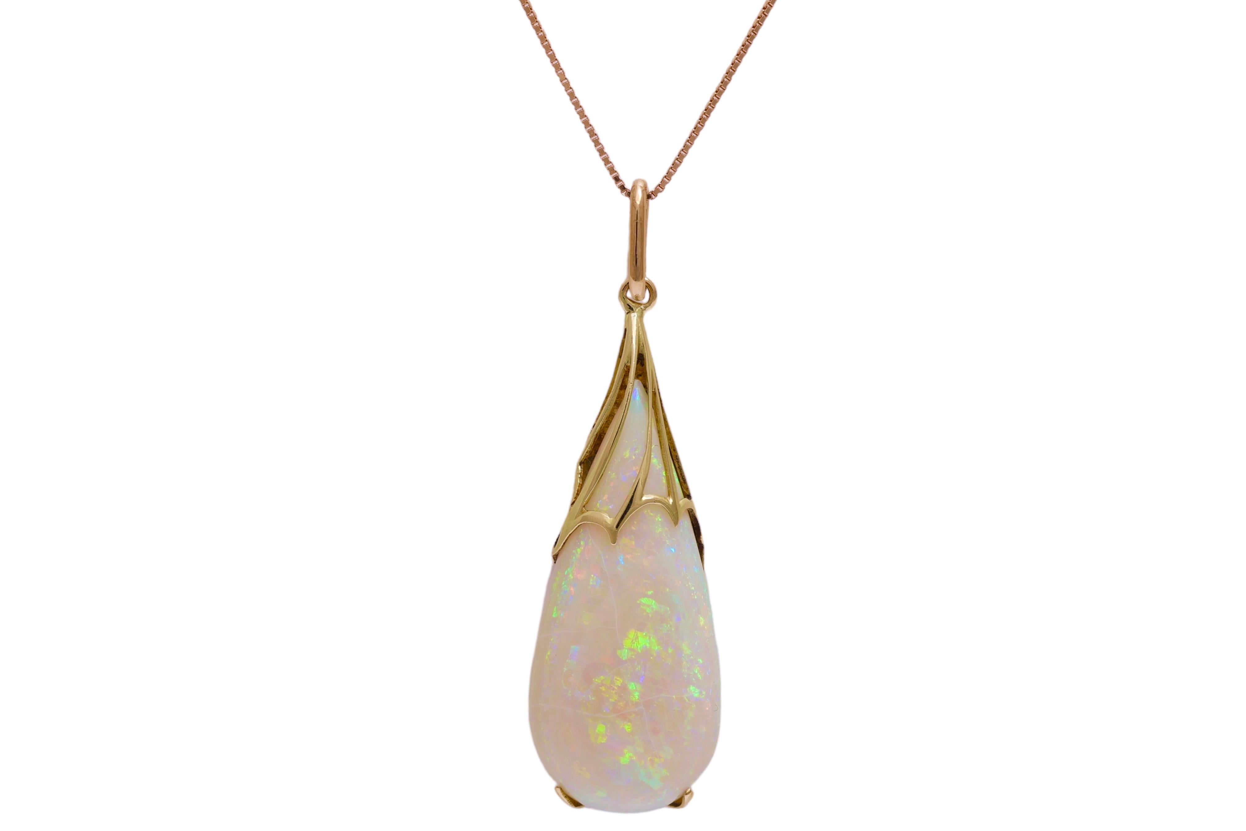 Pear Cut 18 kt. Yellow Gold Ring &  Necklace With Opals and Diamonds For Sale