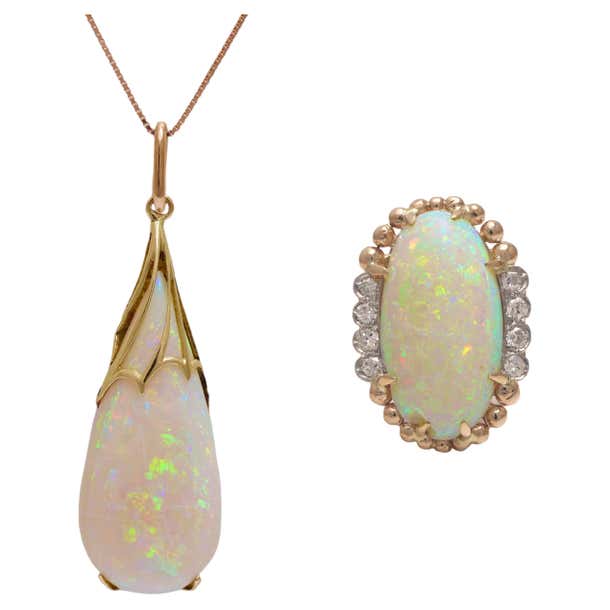 20232002 18 kt. Yellow Gold Ring and Necklace With Opals and Diamonds For Sale ...