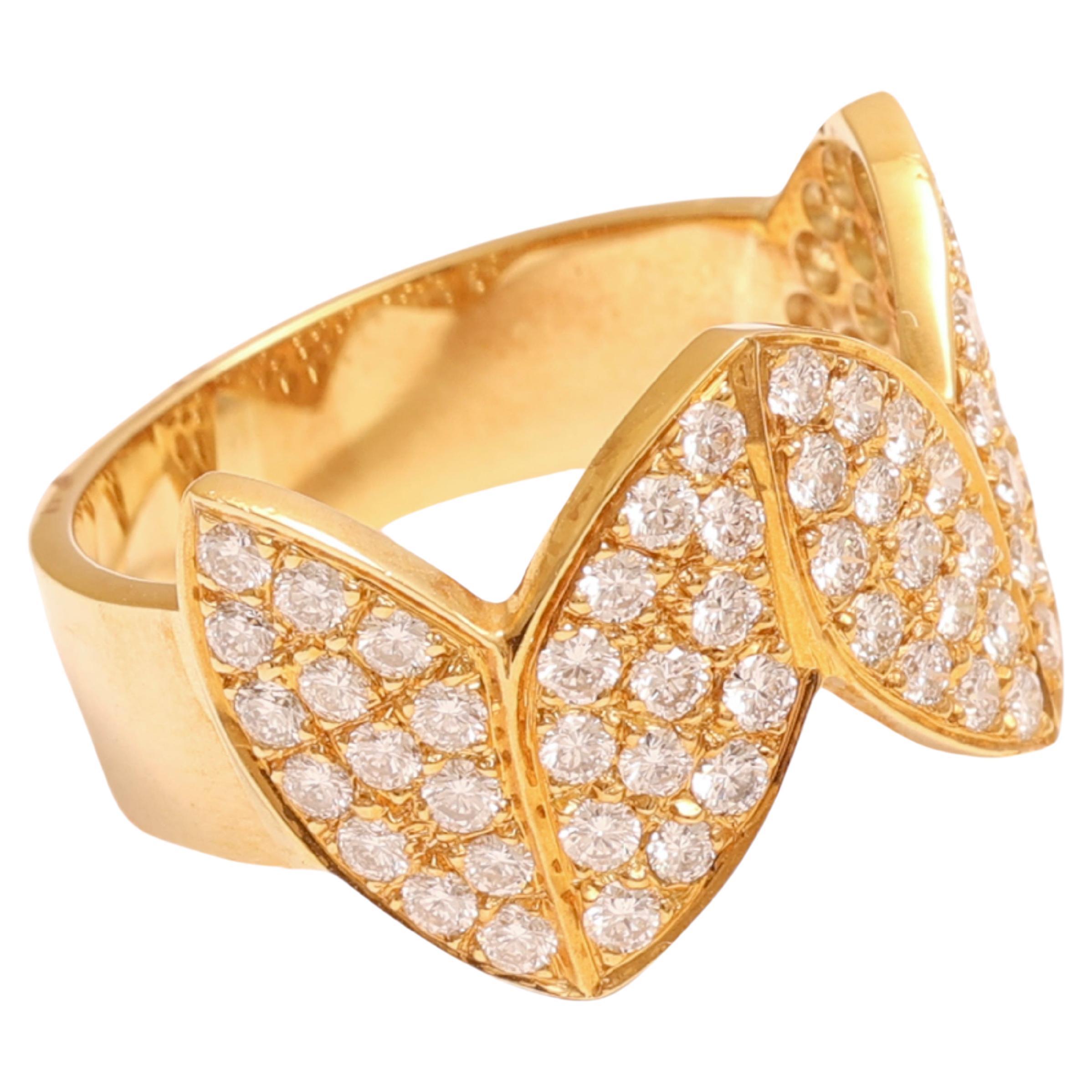 Elegant 18 kt. Yellow Gold Ring Royal Crown Shape With  1.40 ct. Diamonds

Diamonds: brilliant cut diamonds together  1.40 ct.

Material: 18 kt. yellow gold

Ring size: 57 EU / 8 US ( can be resized for free)

Total weight: 7.4 grams / 0.260 oz /