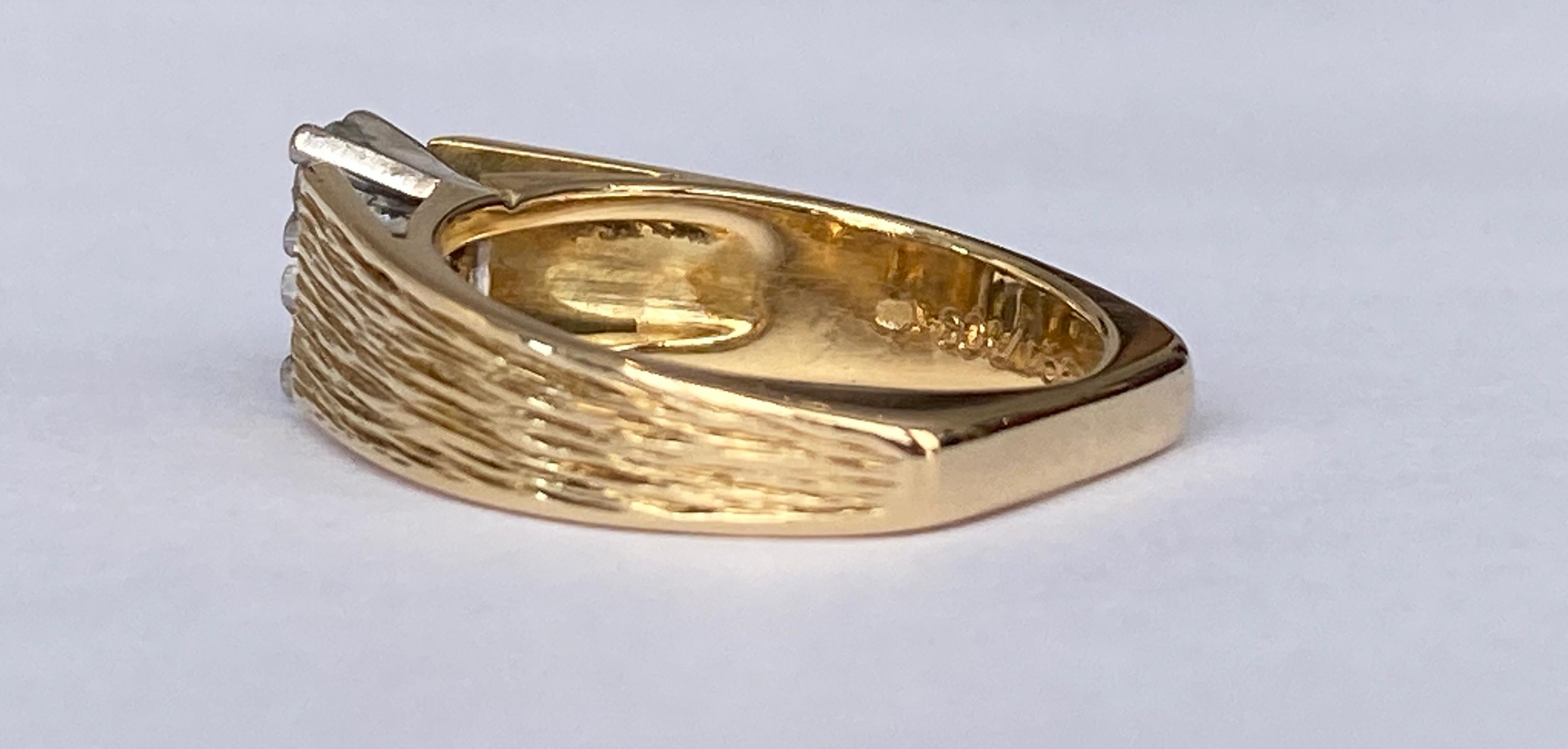 Contemporary 18 Kt. Yellow Gold Ring with 0.22 Ct Diamonds For Sale