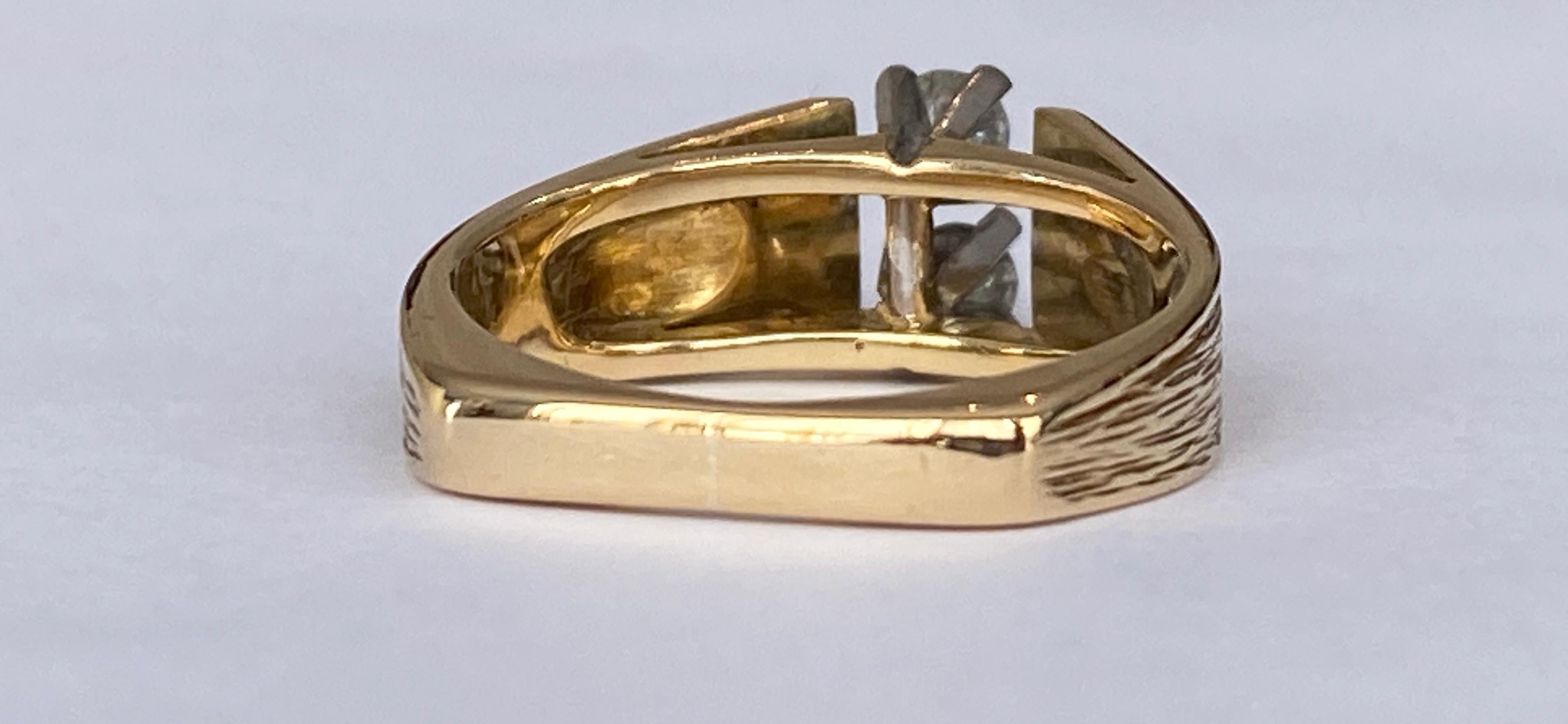 Women's or Men's 18 Kt. Yellow Gold Ring with 0.22 Ct Diamonds For Sale