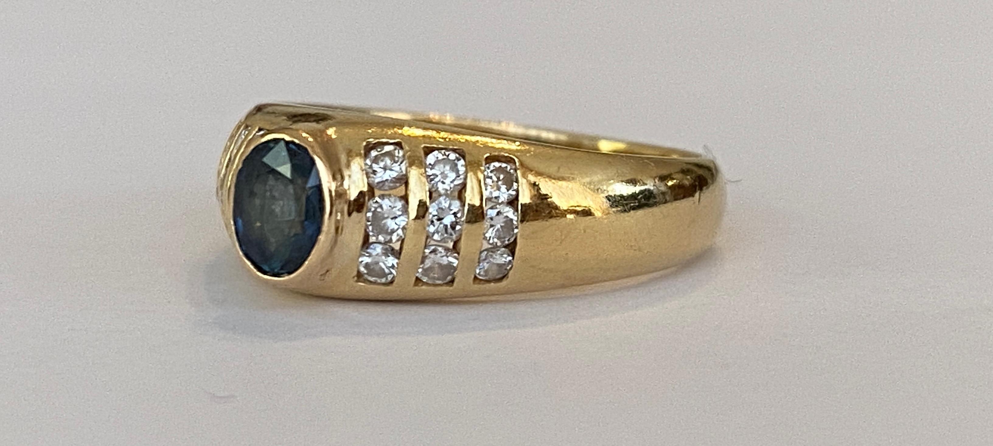 18 Kt. Ring aus Gelbgold mit 0,50 Karat Saphir und Diamanten im Zustand „Gut“ in AMSTERDAM, NL