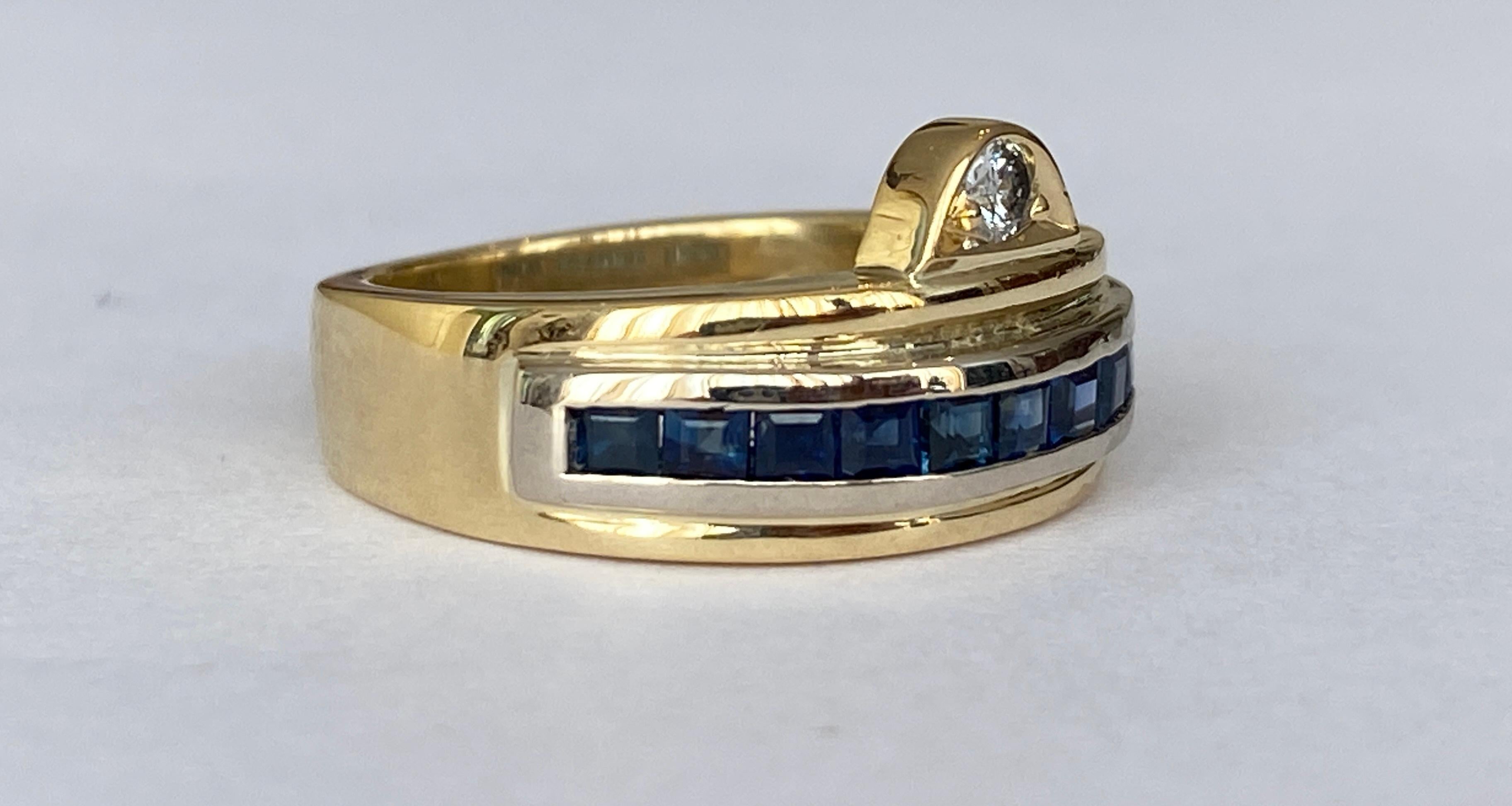 Contemporain 18 Kt. Bague en or jaune avec saphir 0.70 carat et diamants en vente