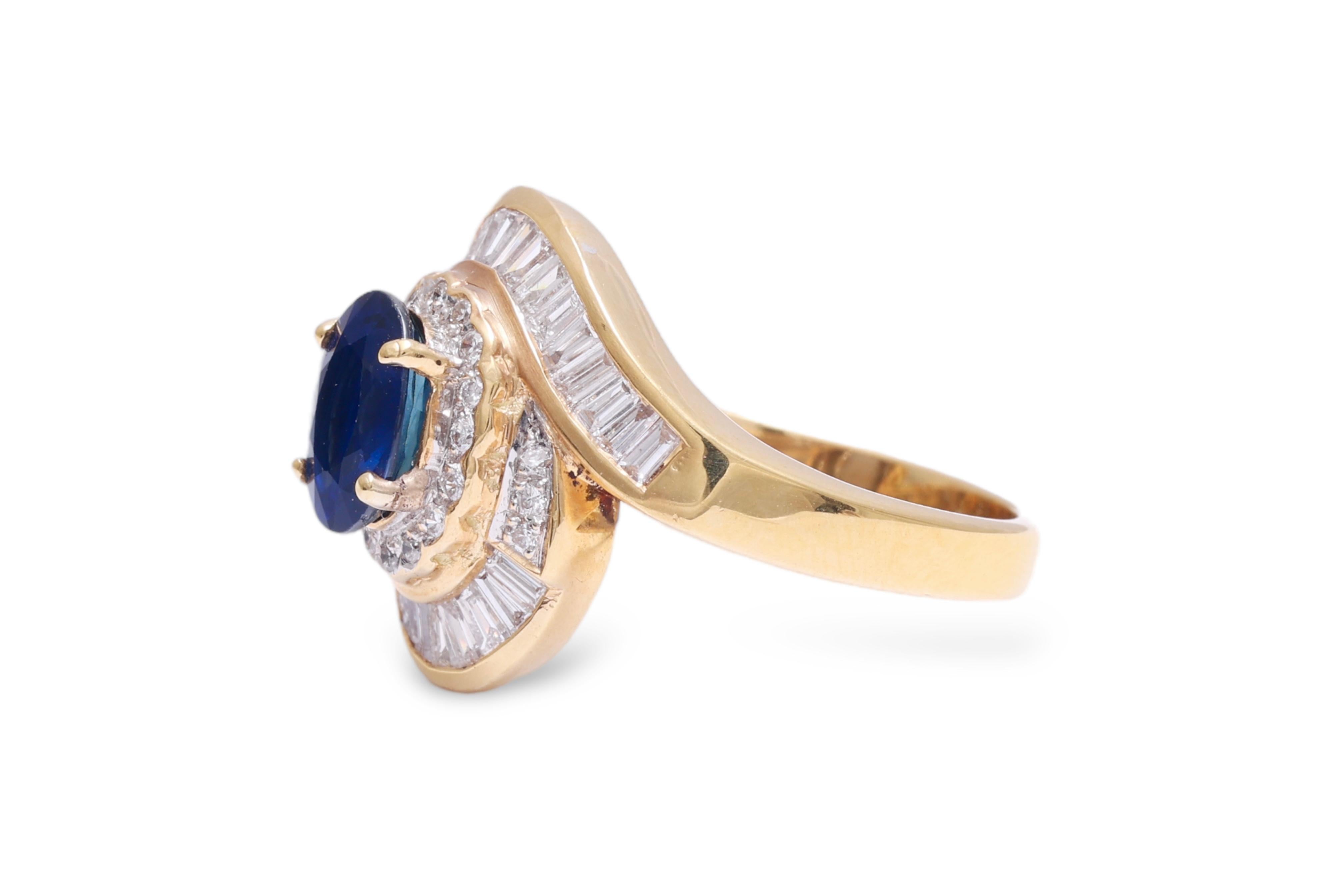 Oval Cut 18 kt Yellow Gold Ring with 1.47 ct. Sapphire 1 ct. Brilliant & Baguette Diamond For Sale