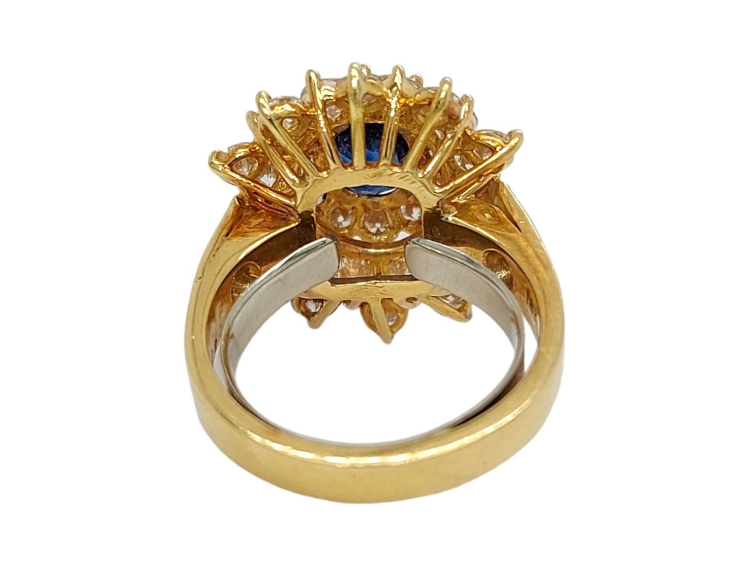 18 kt Yellow Gold Ring with 2ct Sapphire and 2.8ct Diamonds, Estate Sultan Oman For Sale 5