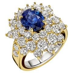 Vintage 18 kt Yellow Gold Ring with 2ct Sapphire and 2.8ct Diamonds, Estate Sultan Oman