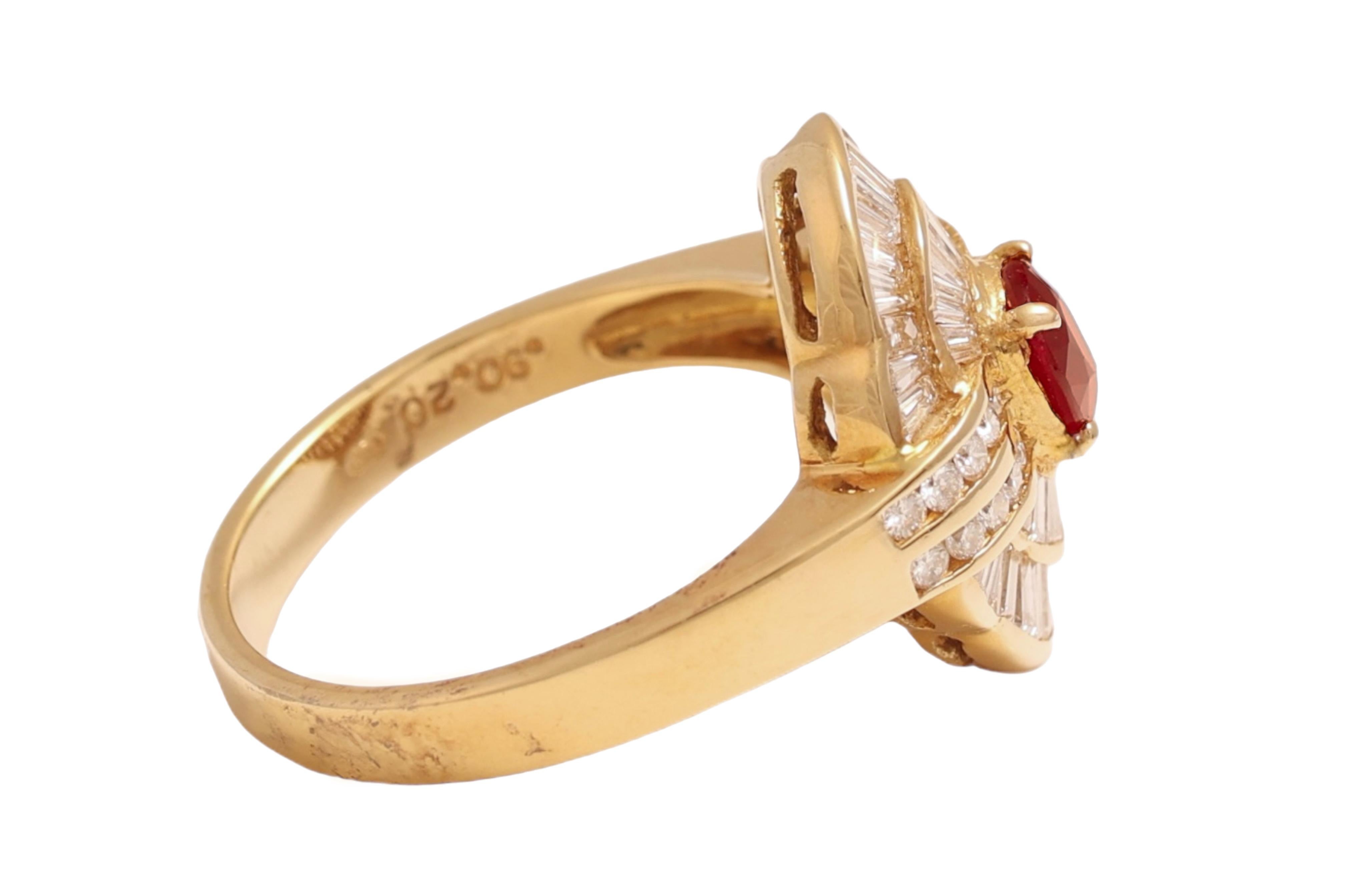 Bague en or jaune 18 carats, rubis et diamants taille baguette effilés Unisexe en vente