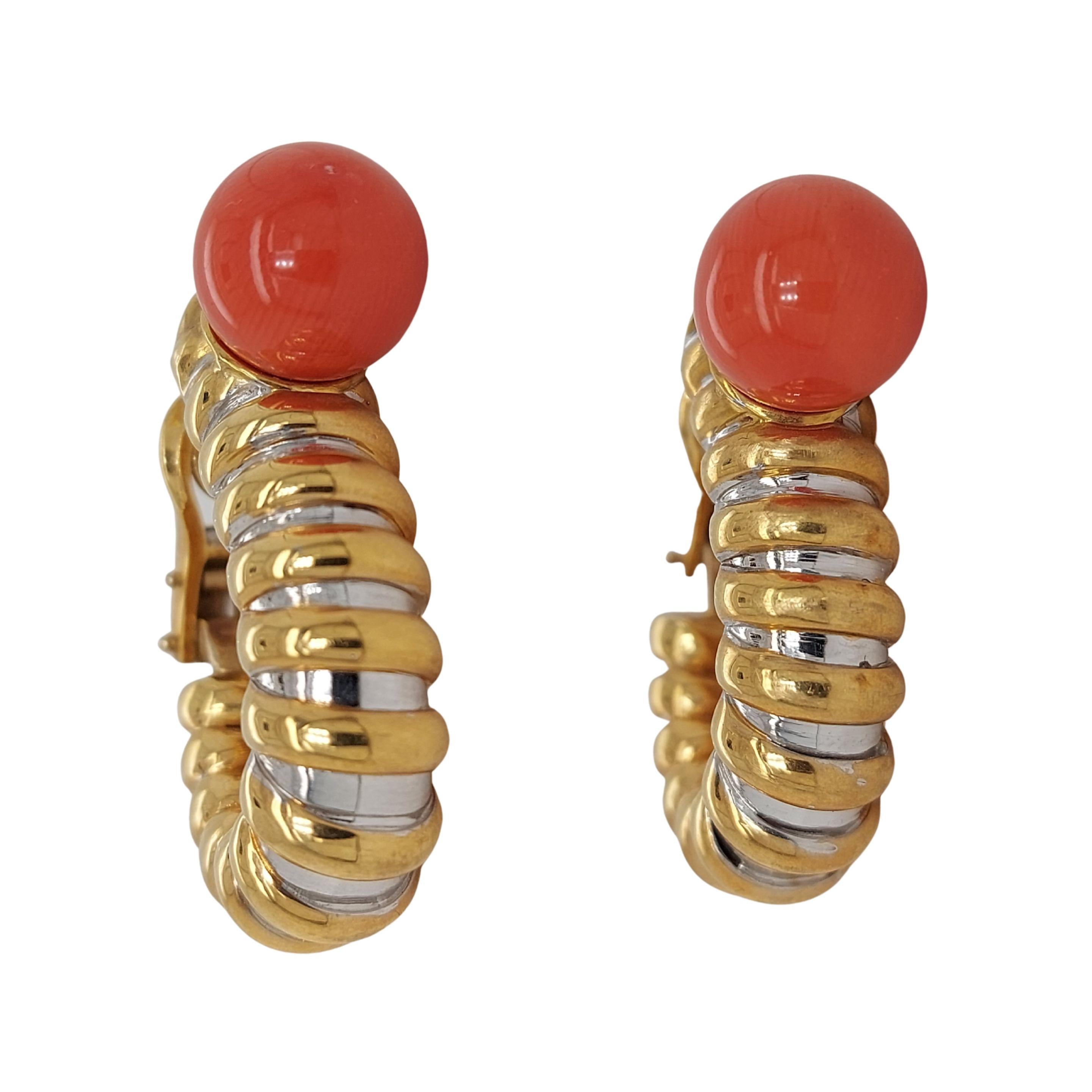 Ensemble de colliers, bracelets, boucles d'oreilles et bagues en or 18 carats avec corail et diamants en vente 4