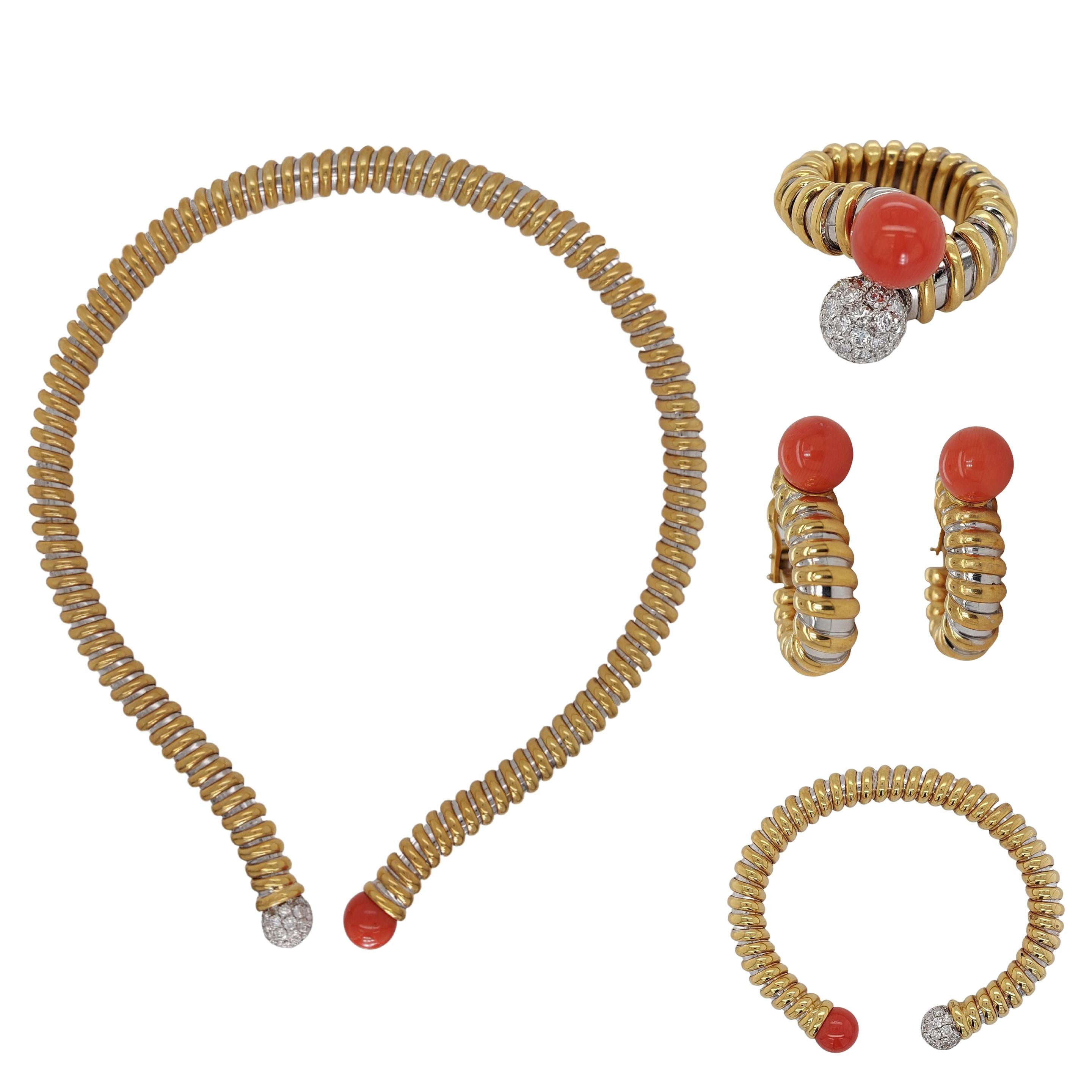 18 Karat Gold Set of Necklace, Bracelet, Earrings & Rings with Coral & Diamonds For Sale