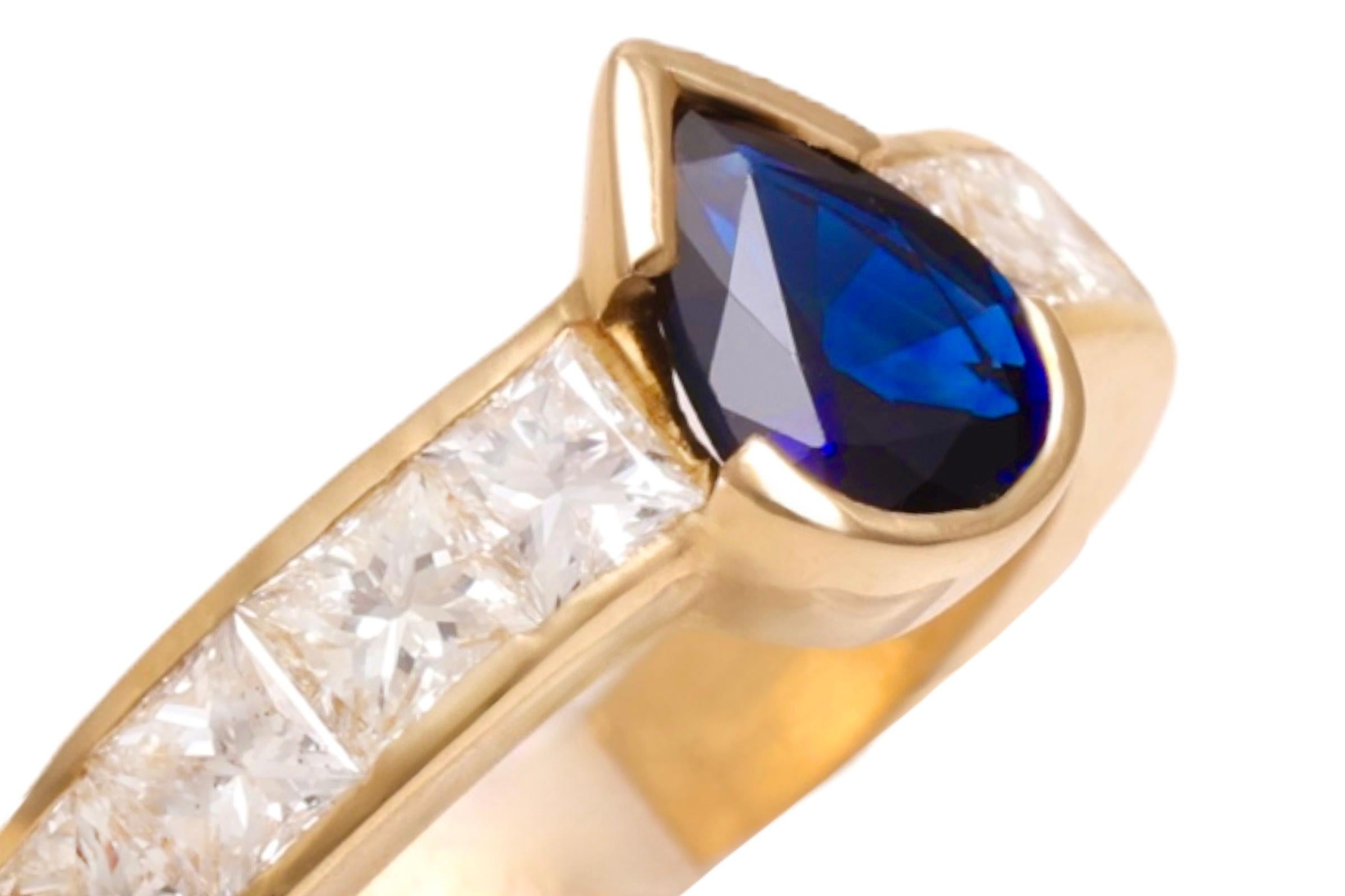 18 Karat Gelbgold Solitär Saphir & Diamanten im Prinzessinnenschliff Ring (Moderne) im Angebot