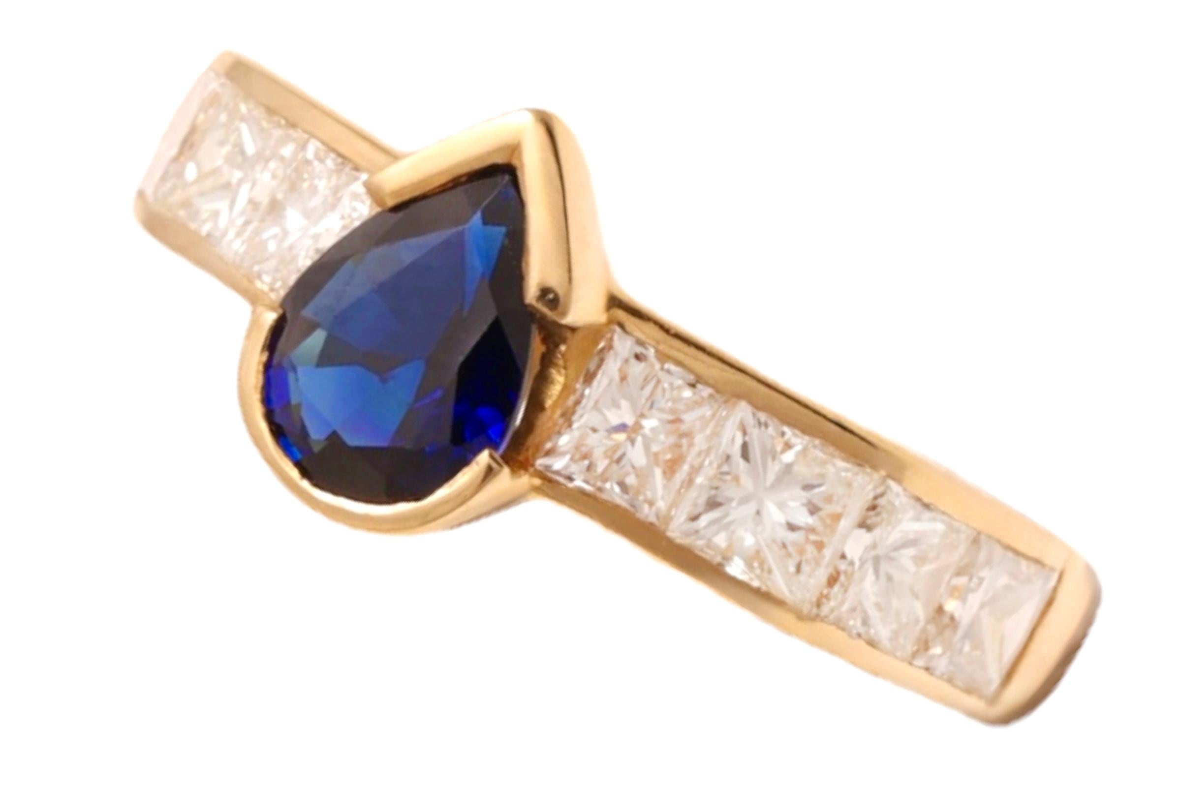 18 Karat Gelbgold Solitär Saphir & Diamanten im Prinzessinnenschliff Ring im Angebot 3