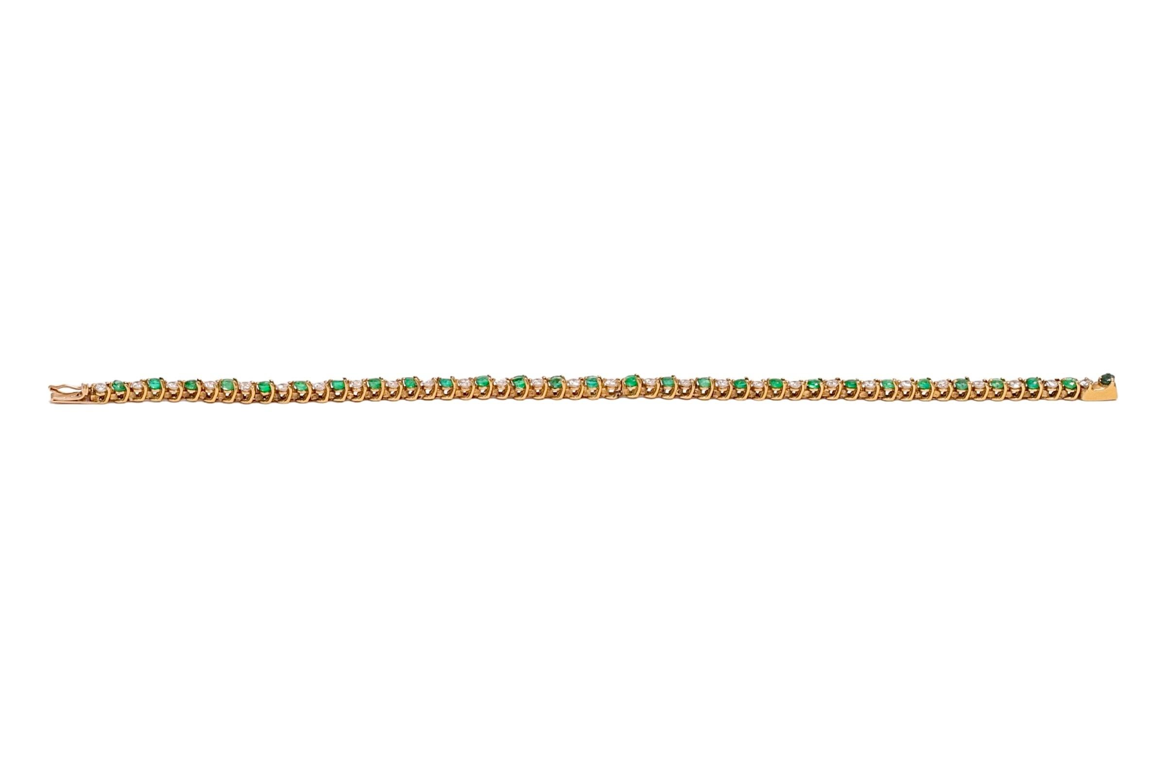 Women's or Men's 18 kt. Yellow Gold Tennis Bracelet with 1.68 Diamonds and 1.96 ct. Emeralds For Sale