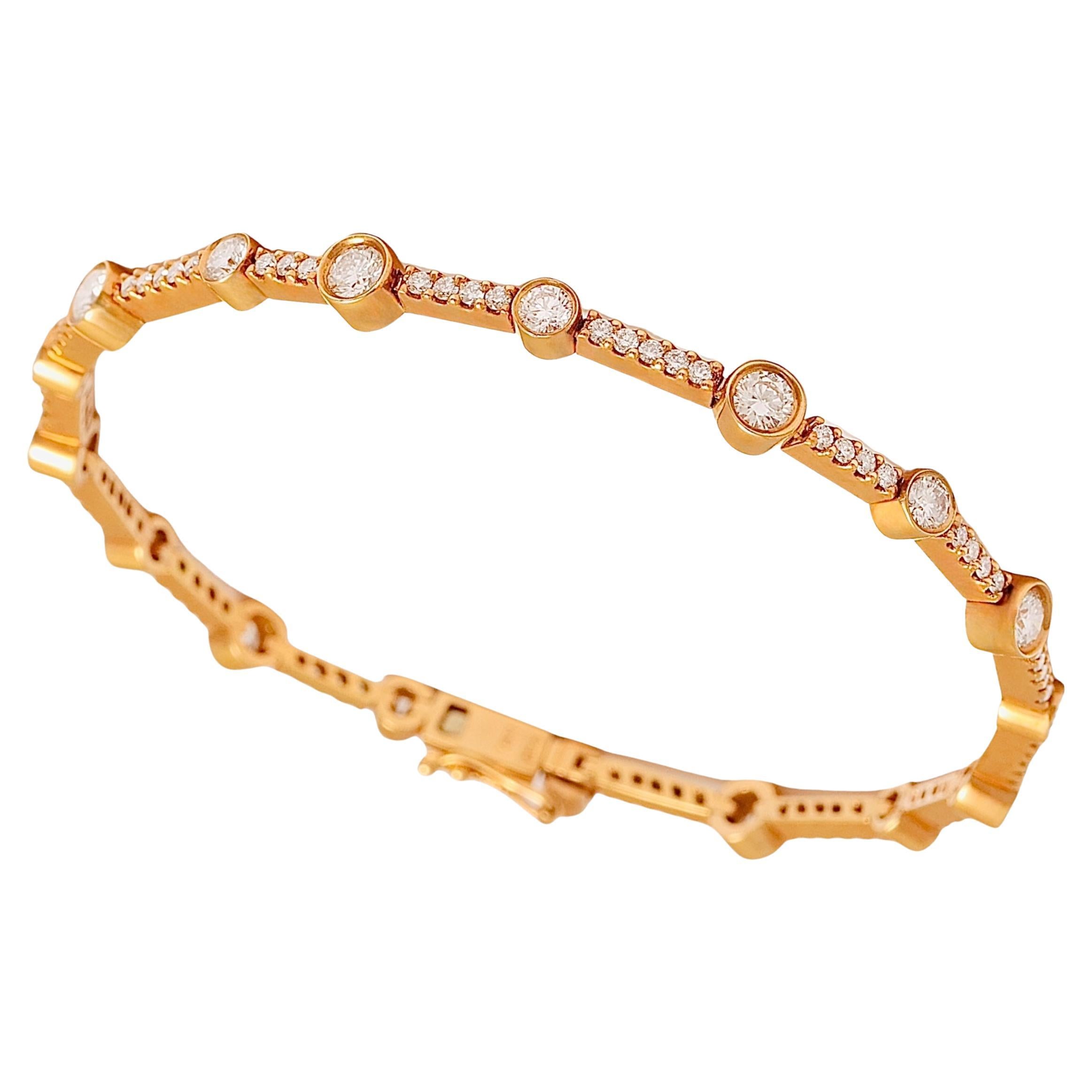 Beautiful Elegant 18 kt. Yellow Gold Tennis Bracelet With 3.19 ct. Diamonds 

Diamonds: Brilliant cut diamonds, together 3.19 ct.

Material: 18kt yellow gold

Measurements: Will max fit a 17 cm wrist

Total weight: 10.4 grams / 0.365 oz / 6.7