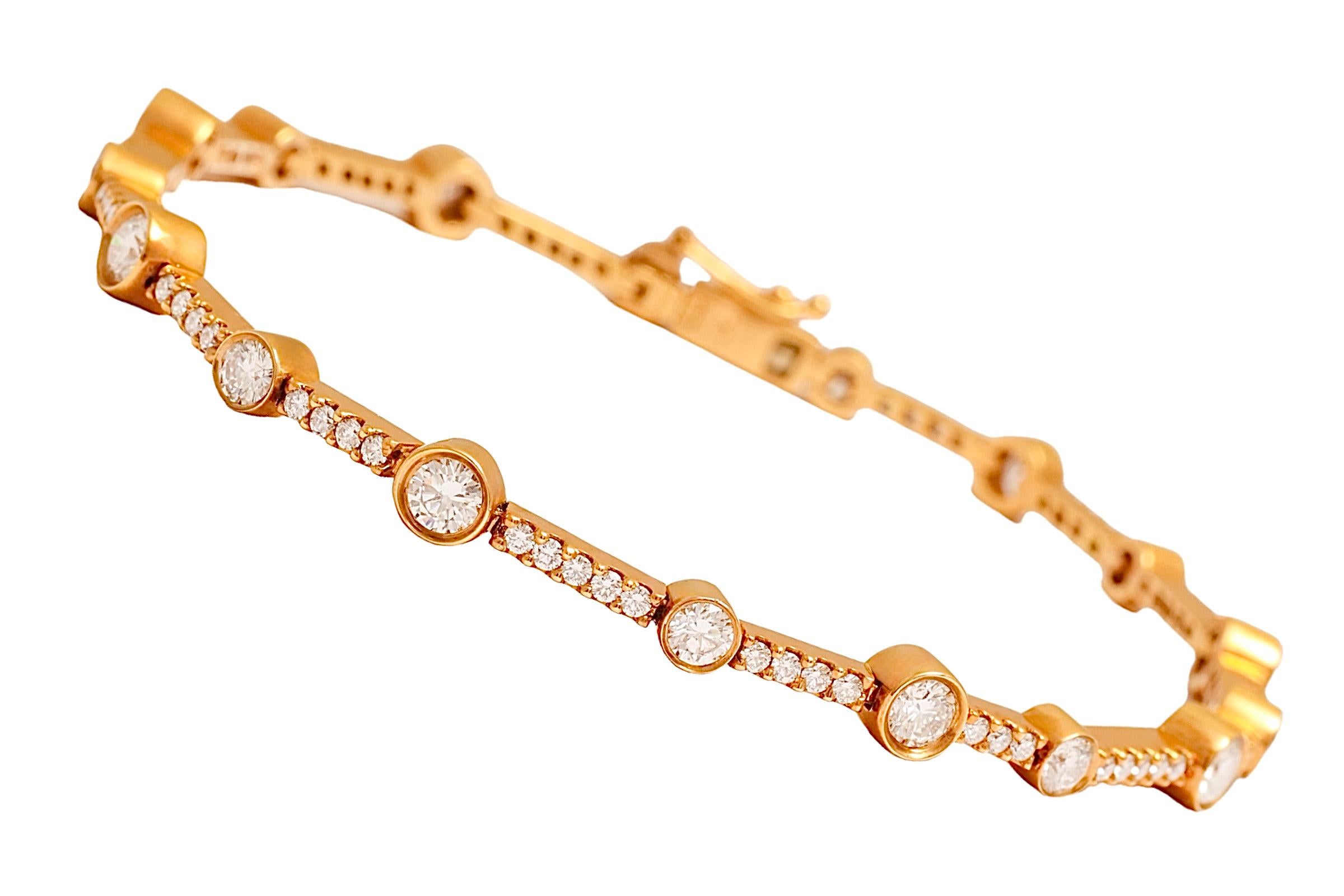 Modern 18 kt. Yellow Gold Tennis Bracelet With 3.19 ct. Diamonds For Sale