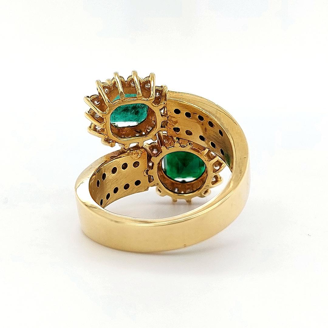 18 Karat Yellow Gold Toi et Moi Colombian Emeralds, Diamond Ring 1