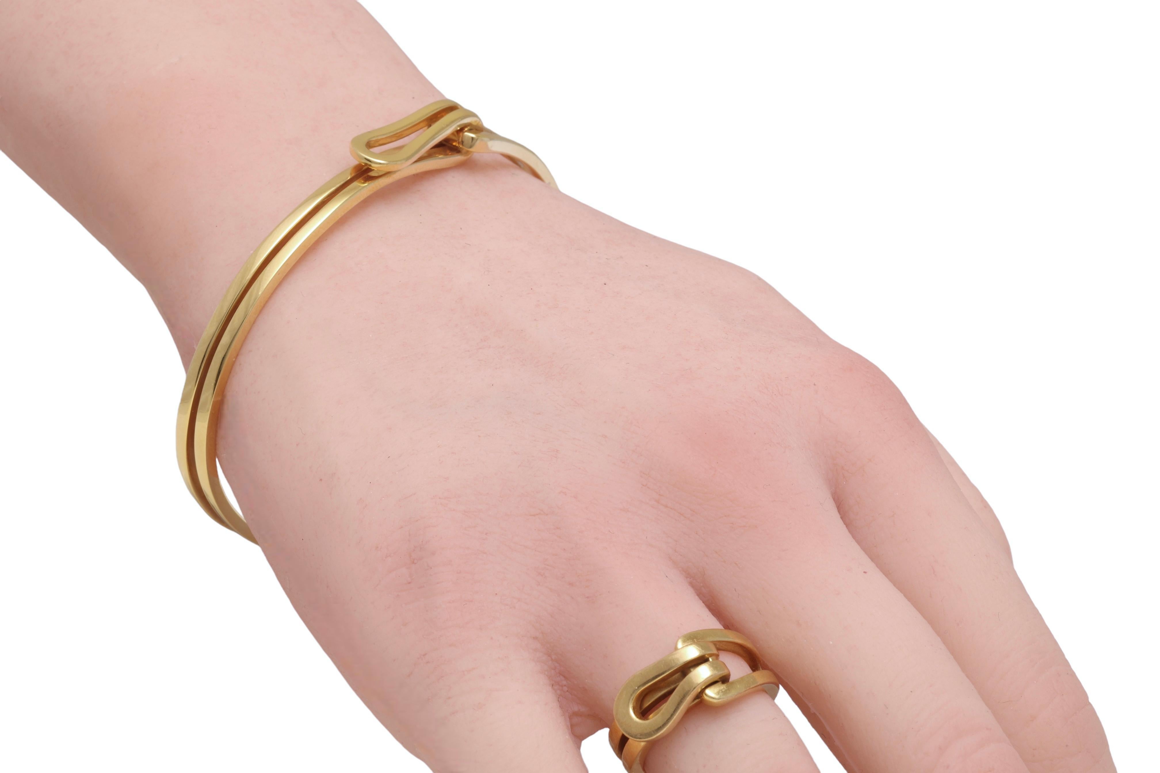Women's or Men's 18 kt. Yellow Gold Tom Ford Interlocked Bracelet, cufflinks, Ring Set, With box For Sale