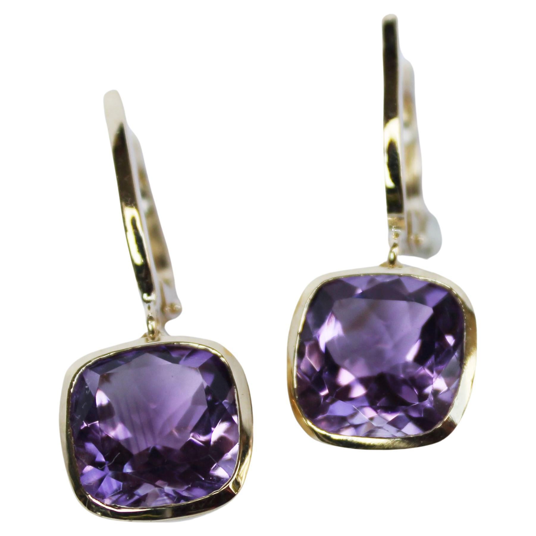 Earrings in yellow gold 18 Karat with Amethyst (square cut, size: 10x10mm)

All Stanoppi Jewelry is new and has never been previously owned or worn. Each item will arrive at your door beautifully gift wrapped in Stanoppi boxes, put inside an elegant