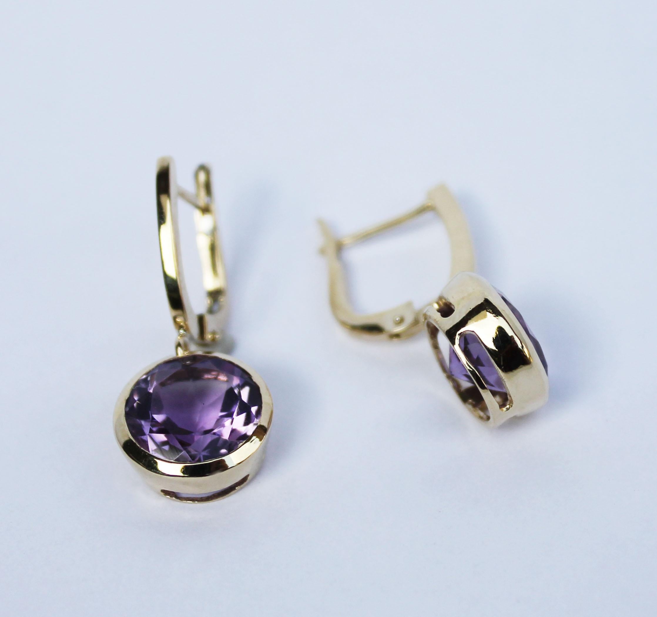 Round Cut 18 Kt Yellow Gold With Amethyst Modern Made in Italy Fashion Earrings For Sale