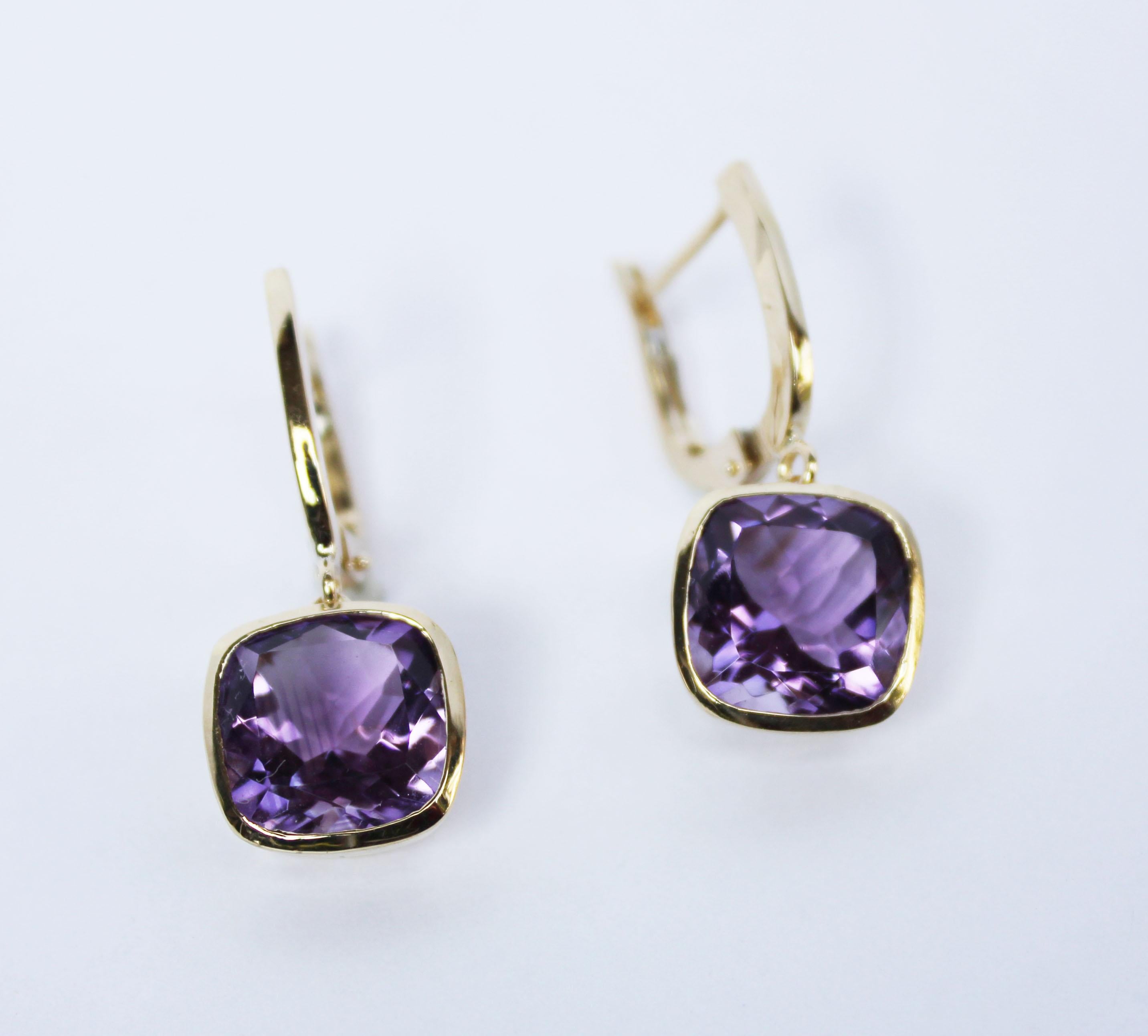 Square Cut 18 Kt Yellow Gold With Amethyst Modern Made in Italy Fashion Earrings For Sale