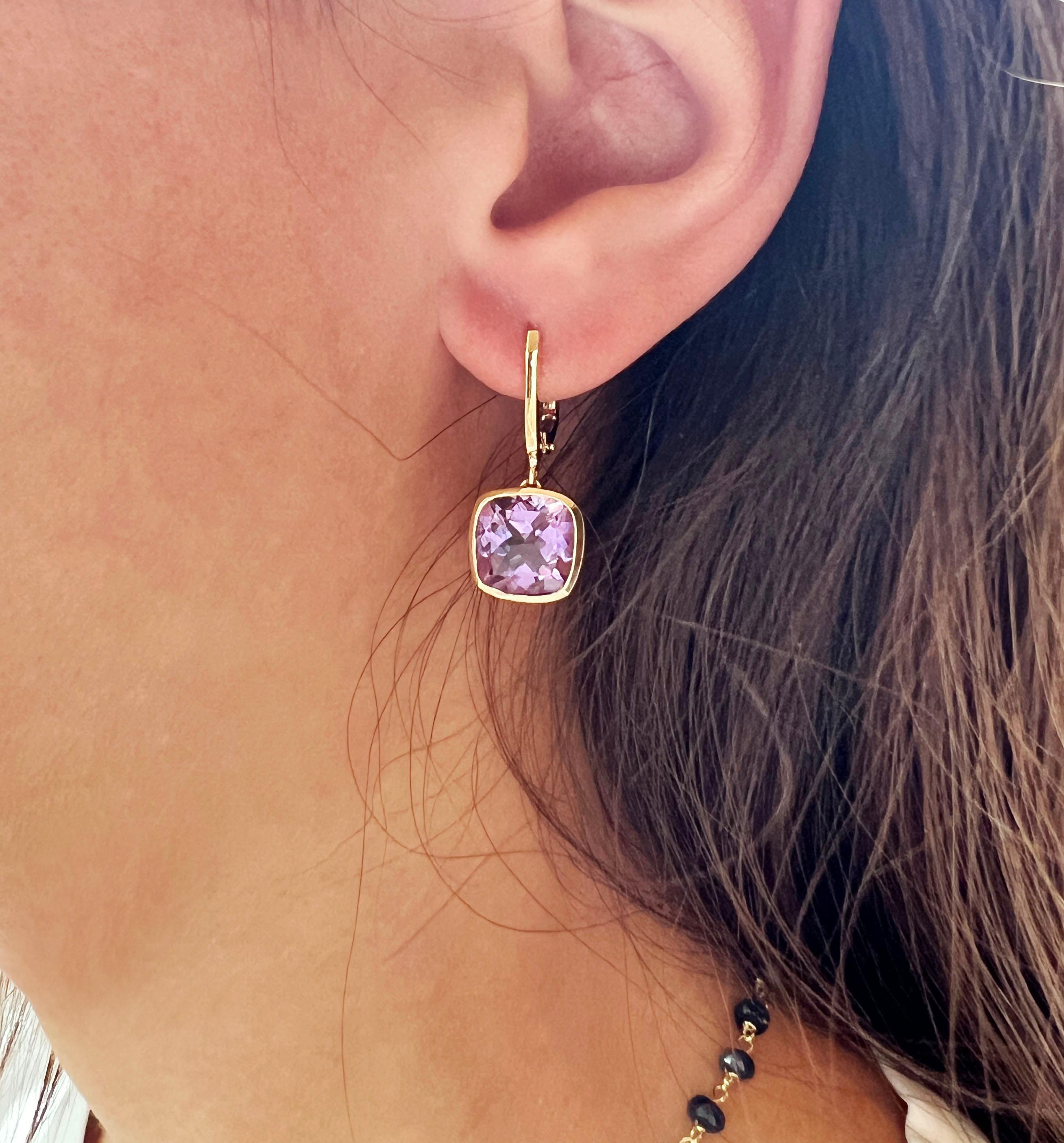 18 Kt Yellow Gold With Amethyst Modern Made in Italy Fashion Earrings In New Condition For Sale In GALLARATE, IT