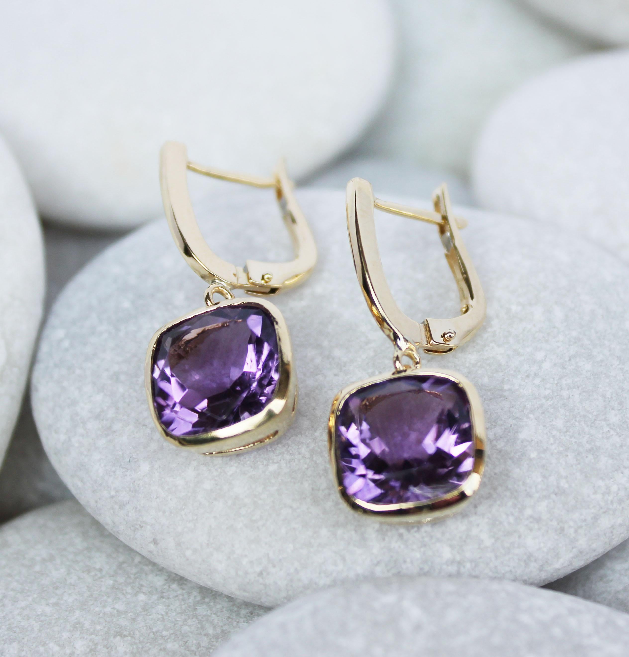 Women's or Men's 18 Kt Yellow Gold With Amethyst Modern Made in Italy Fashion Earrings For Sale