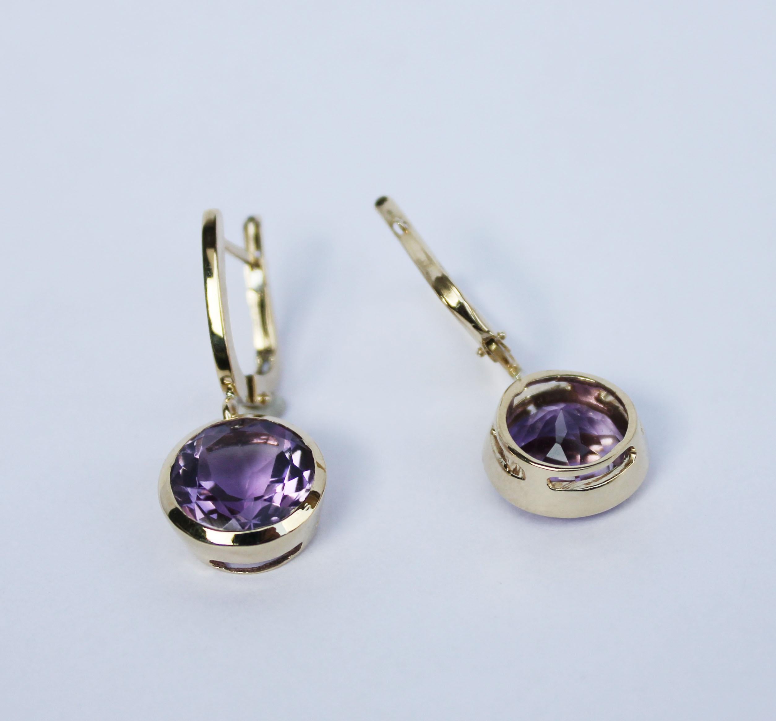 18 Kt Yellow Gold With Amethyst Modern Made in Italy Fashion Earrings For Sale 1