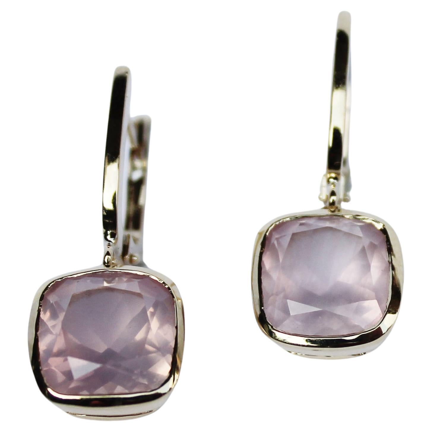 Earrings in yellow gold 18 Karat with pink Quartz (square cut, size: mm)

All Stanoppi Jewelry is new and has never been previously owned or worn. Each item will arrive at your door beautifully gift wrapped in Stanoppi boxes, put inside an elegant