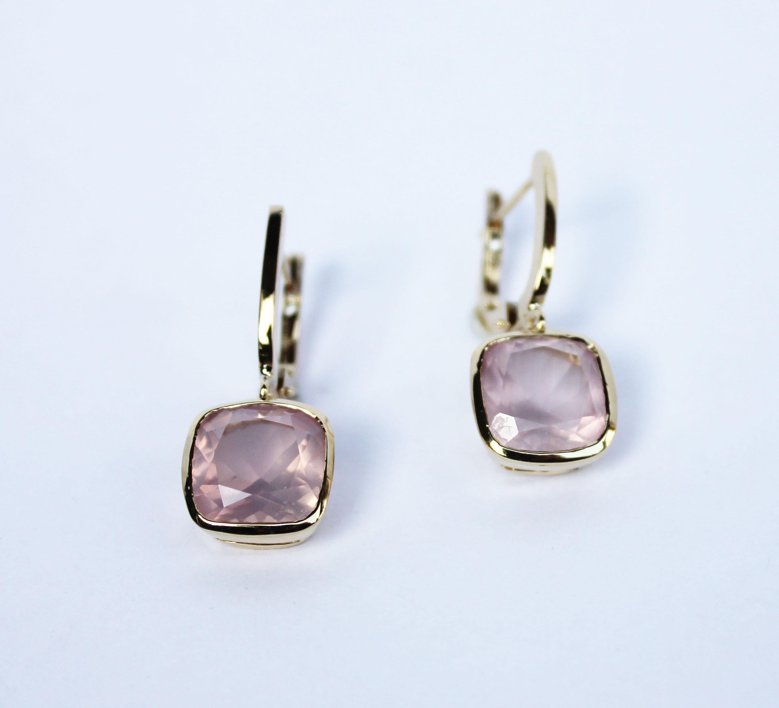 Square Cut 18 Kt Yellow Gold With Pink Quartz Modern Made in Italy Fashion Earrings For Sale