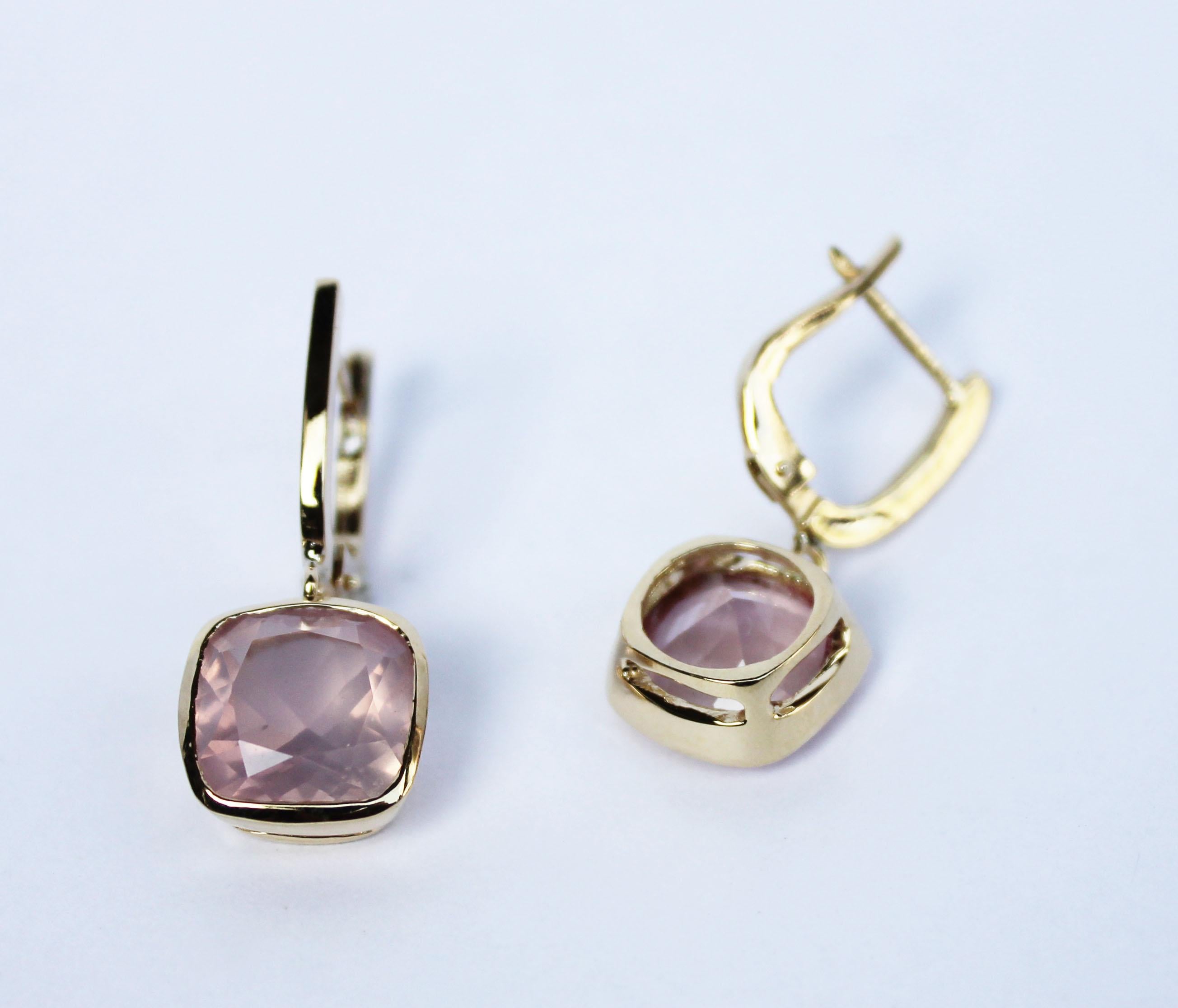 Women's or Men's 18 Kt Yellow Gold With Pink Quartz Modern Made in Italy Fashion Earrings For Sale